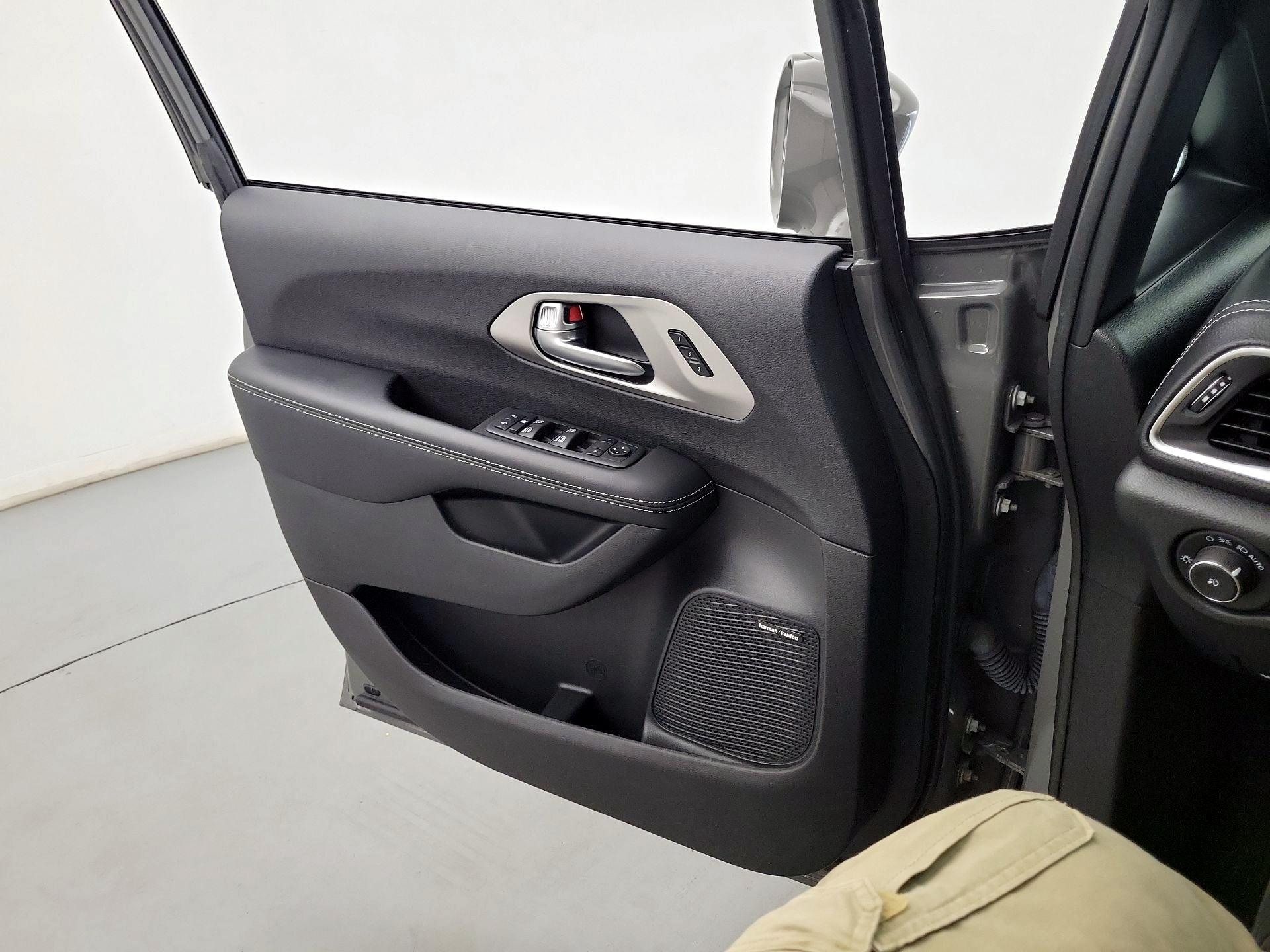 Thumbnail: 2022 Chrysler Pacifica - 12