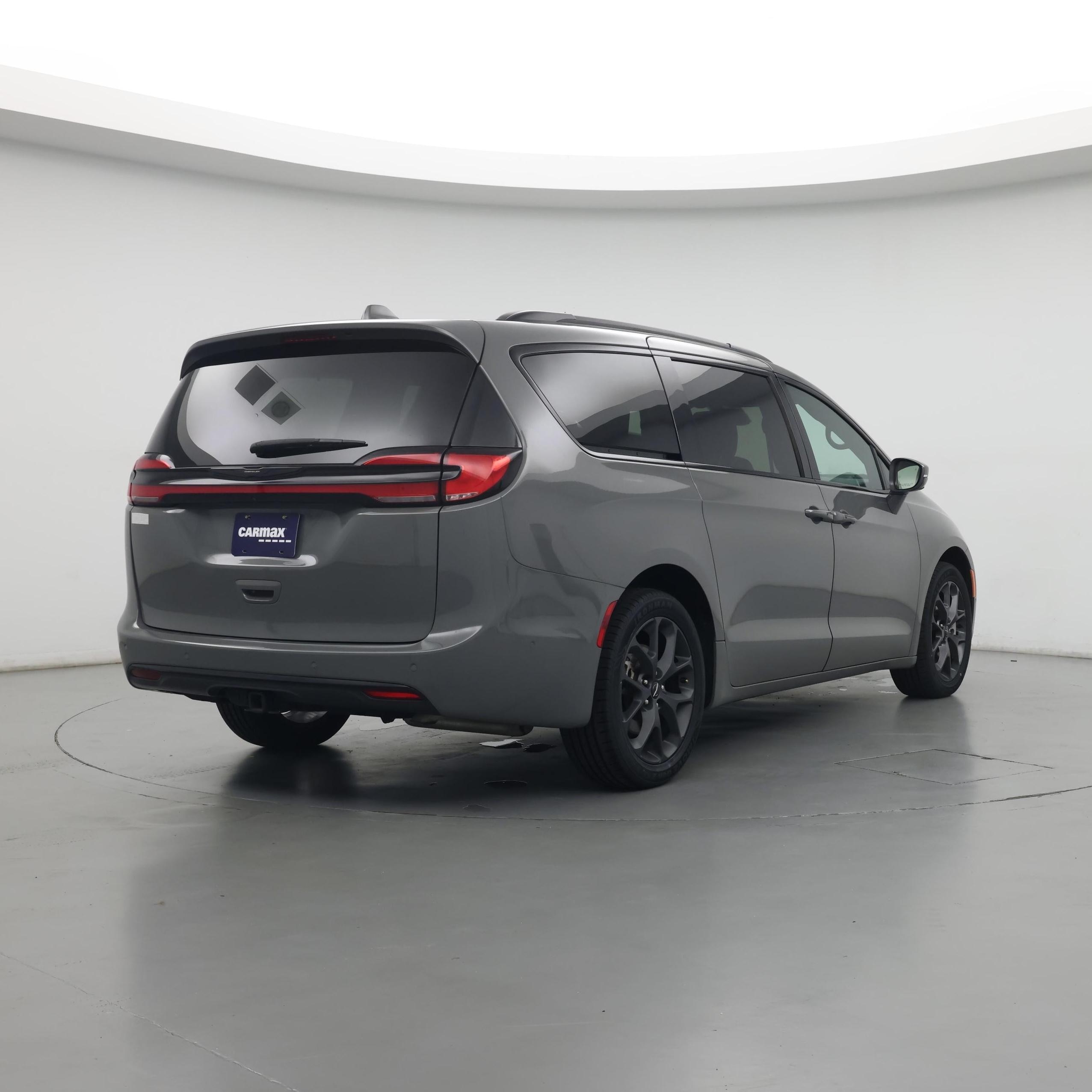 Thumbnail: 2022 Chrysler Pacifica - 8