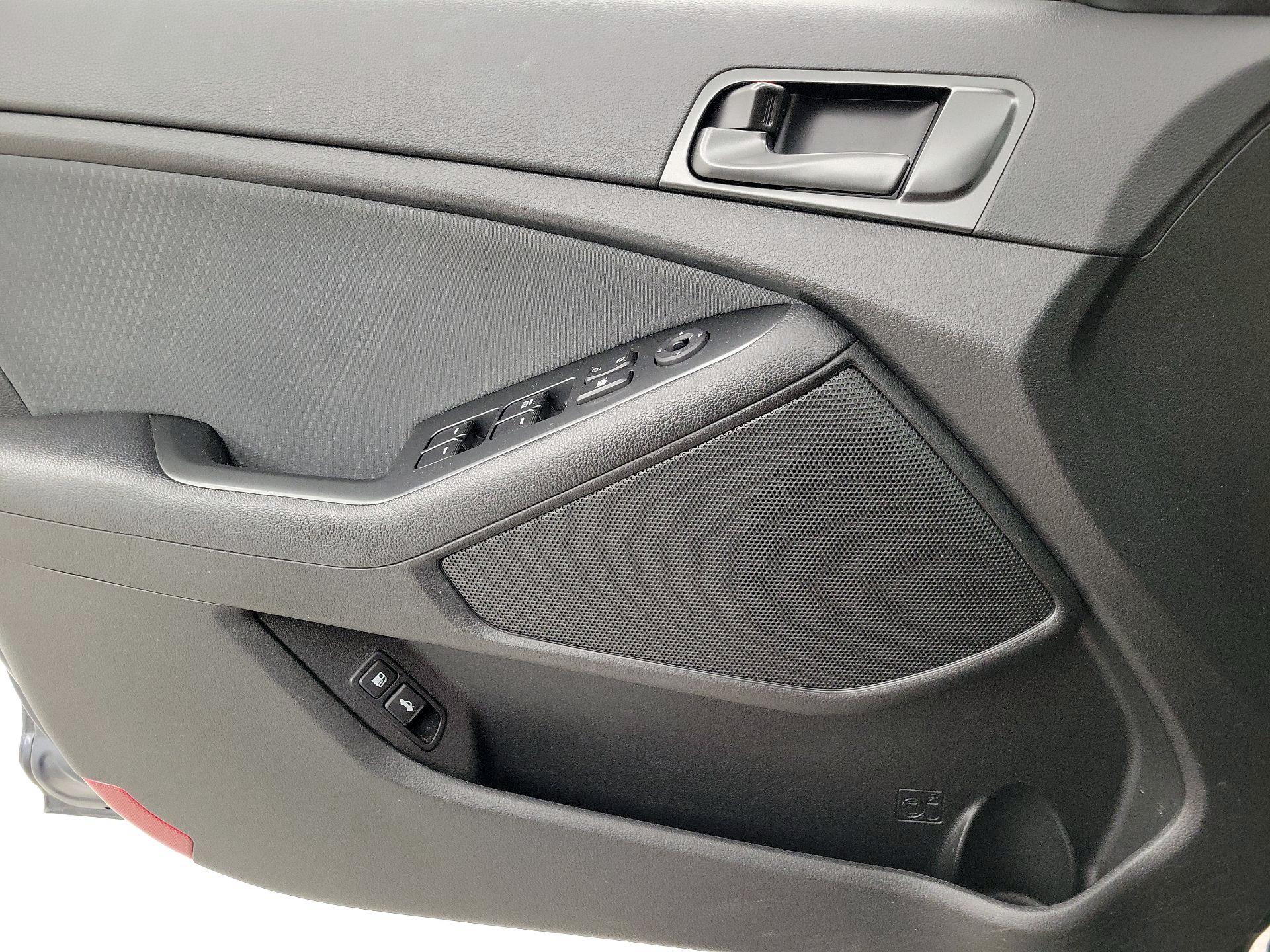 Thumbnail: 2015 Kia Optima - 12