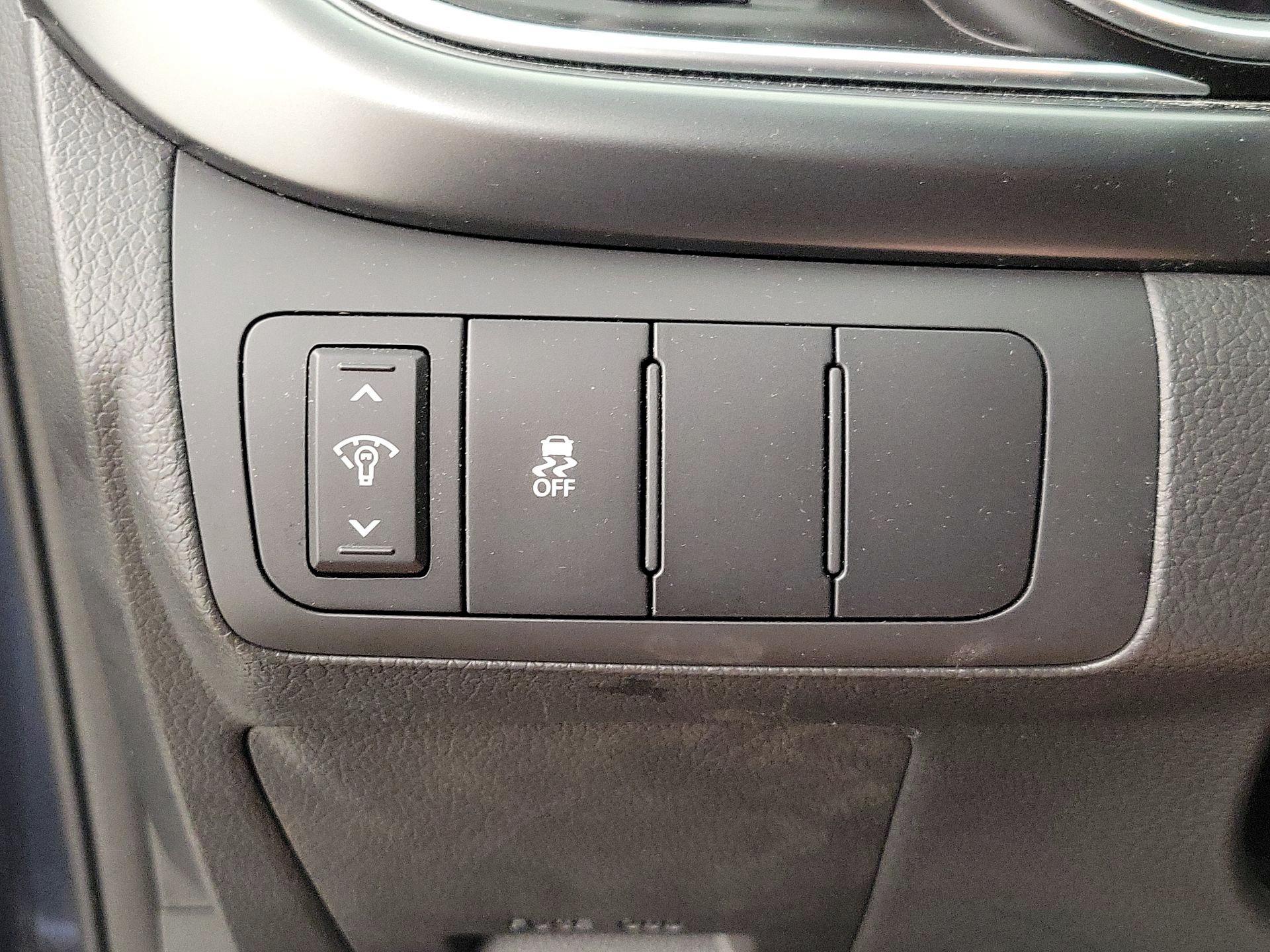 Thumbnail: 2015 Kia Optima - 13