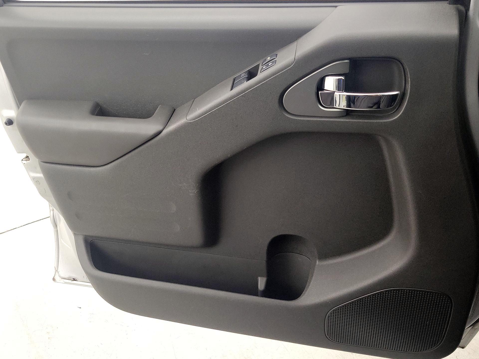 Thumbnail: 2015 Nissan Frontier - 12