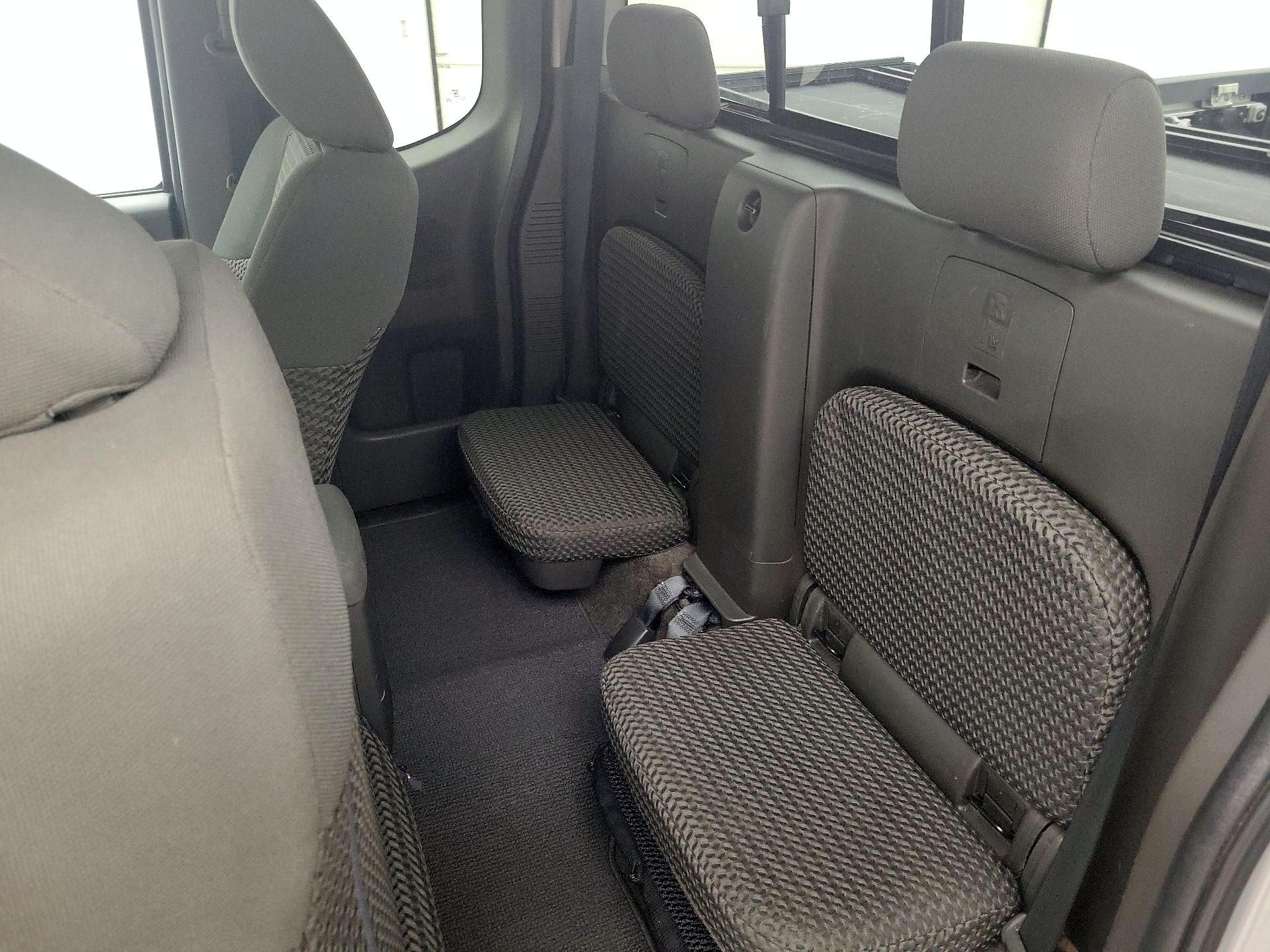Thumbnail: 2015 Nissan Frontier - 19
