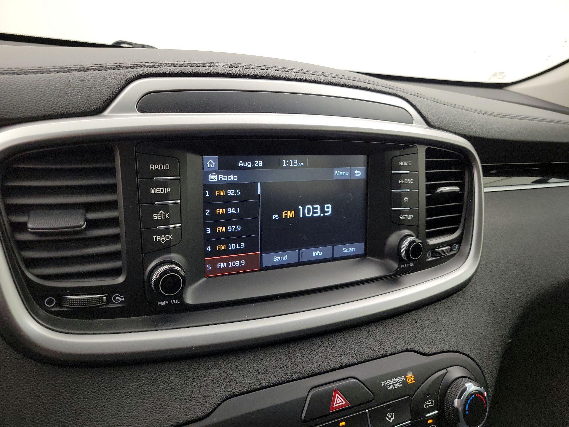Thumbnail: 2019 Kia Sorento - 15