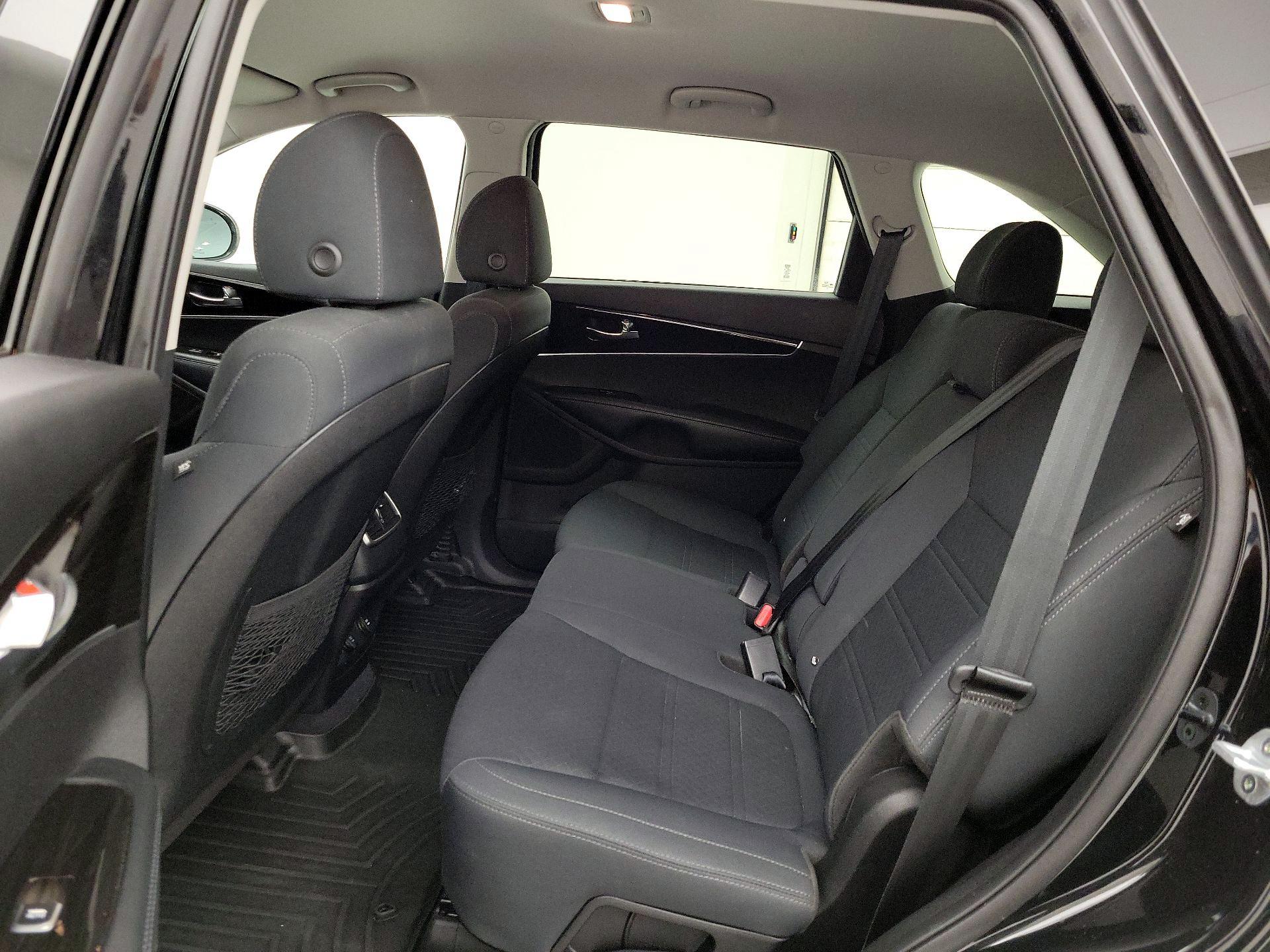 Thumbnail: 2019 Kia Sorento - 19