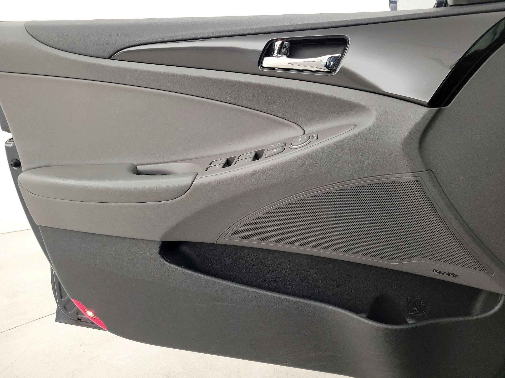 Thumbnail: 2014 Hyundai Sonata - 12