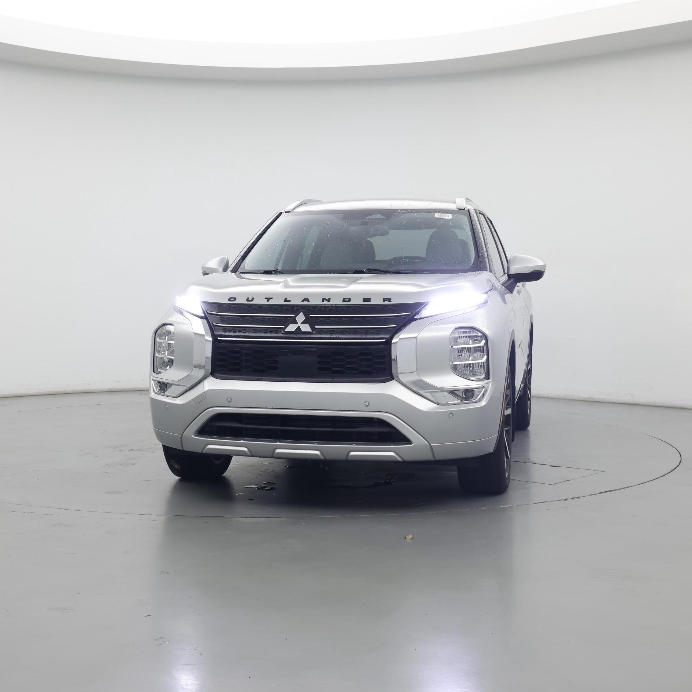 Thumbnail: 2023 Mitsubishi Outlander - 4