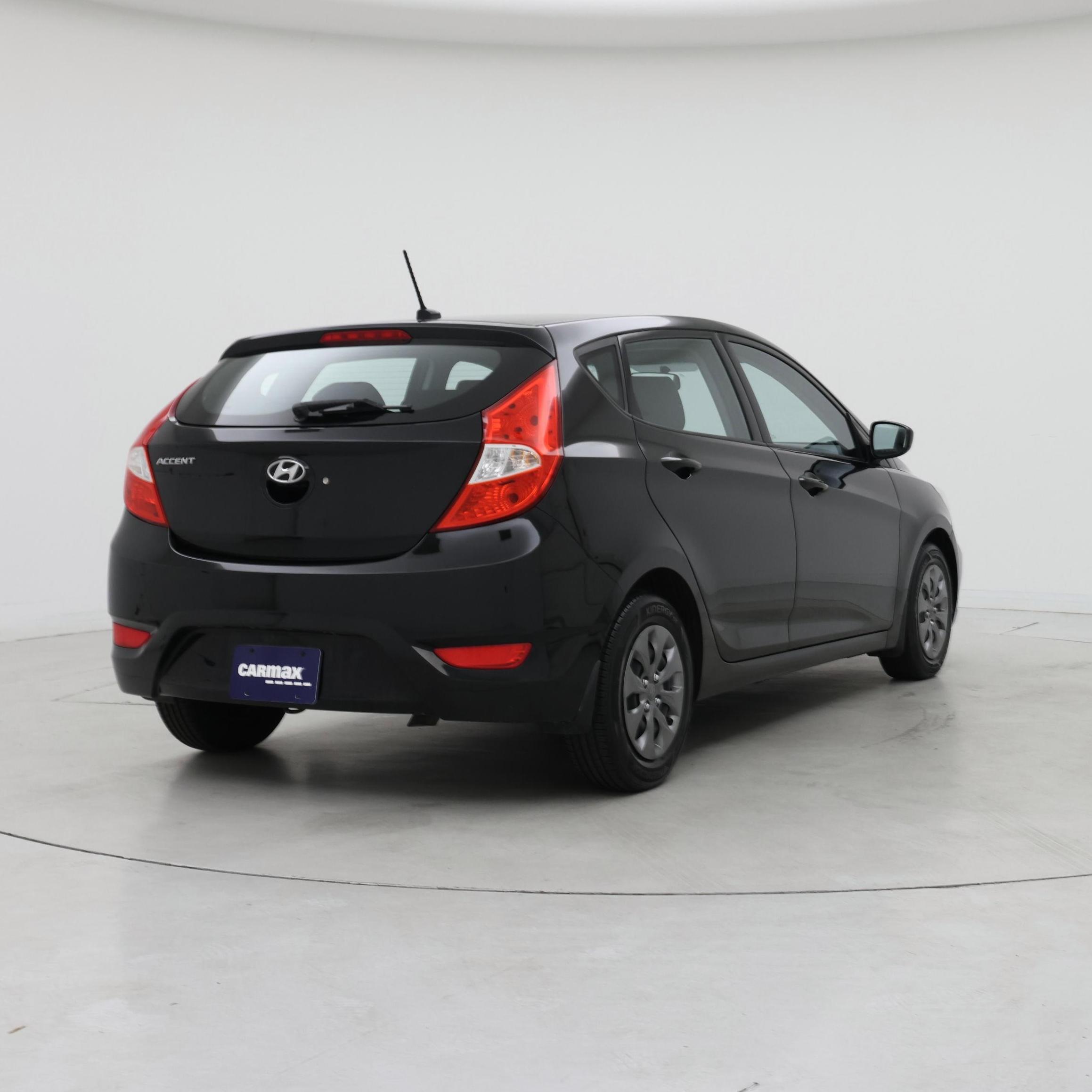Thumbnail: 2017 Hyundai Accent - 8