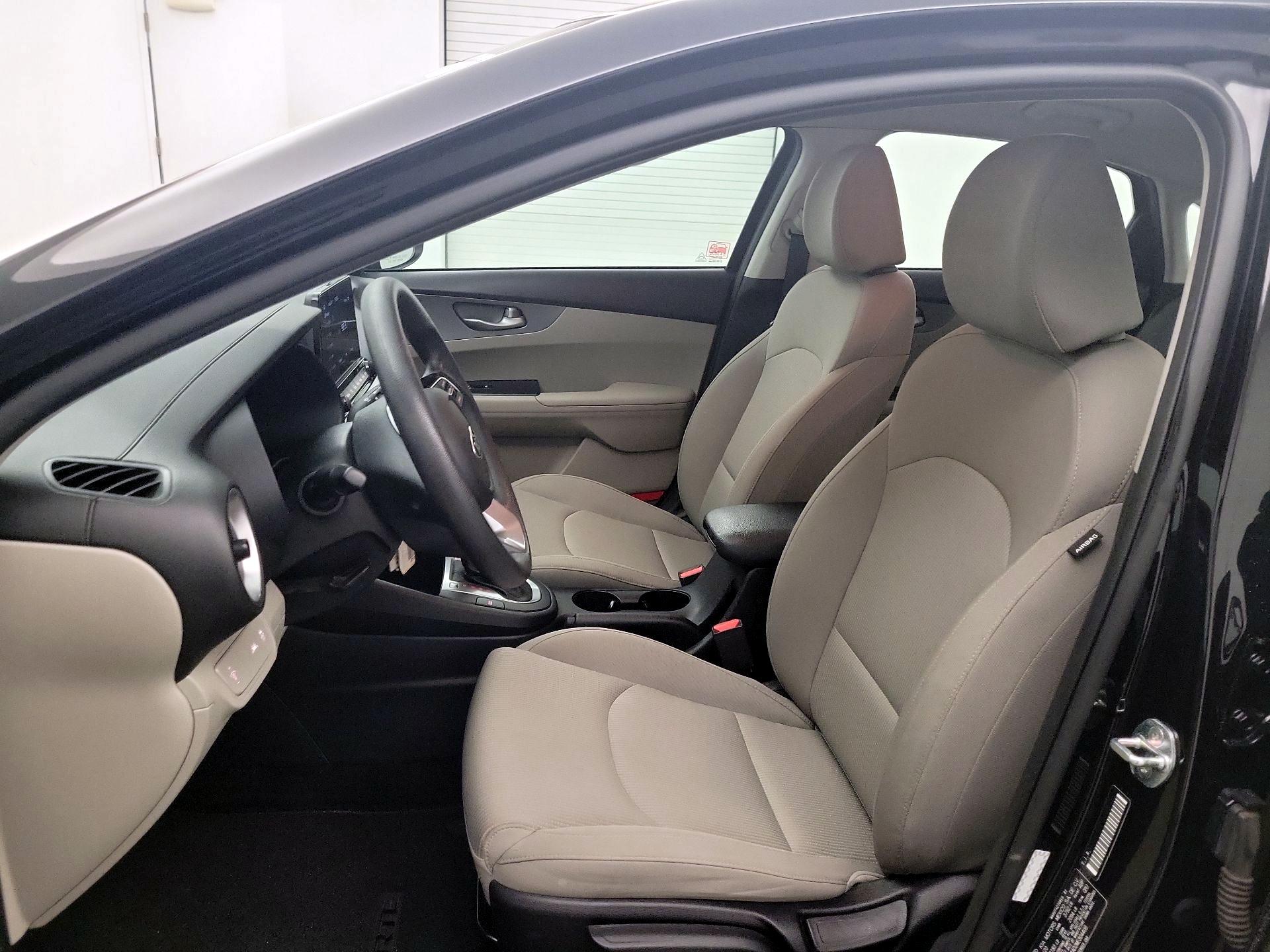 Thumbnail: 2021 Kia Forte - 11