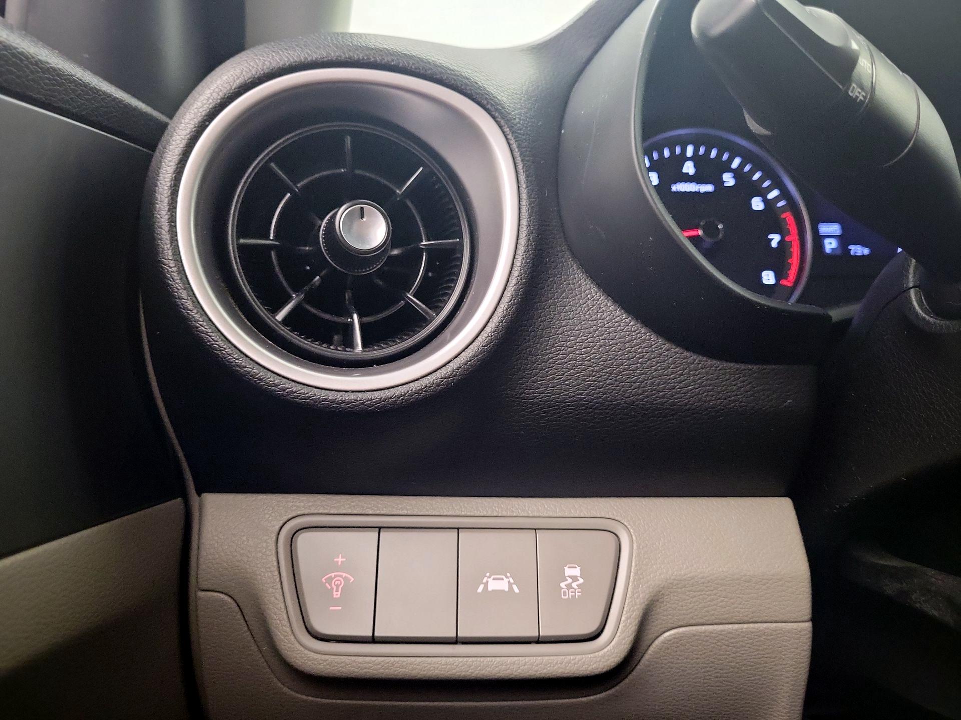 Thumbnail: 2021 Kia Forte - 13