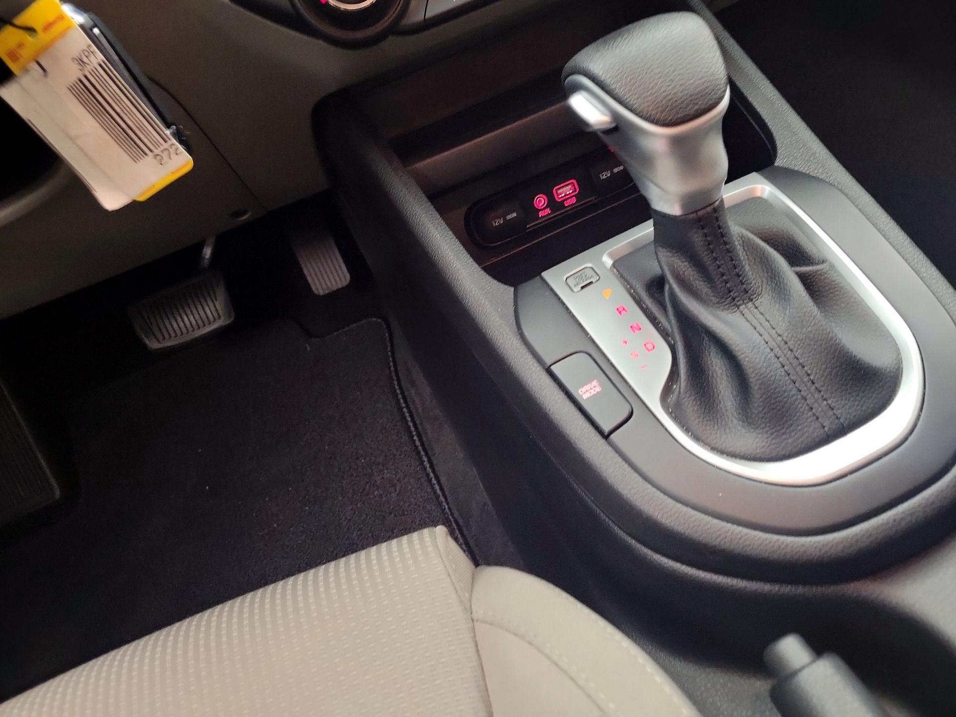 Thumbnail: 2021 Kia Forte - 17