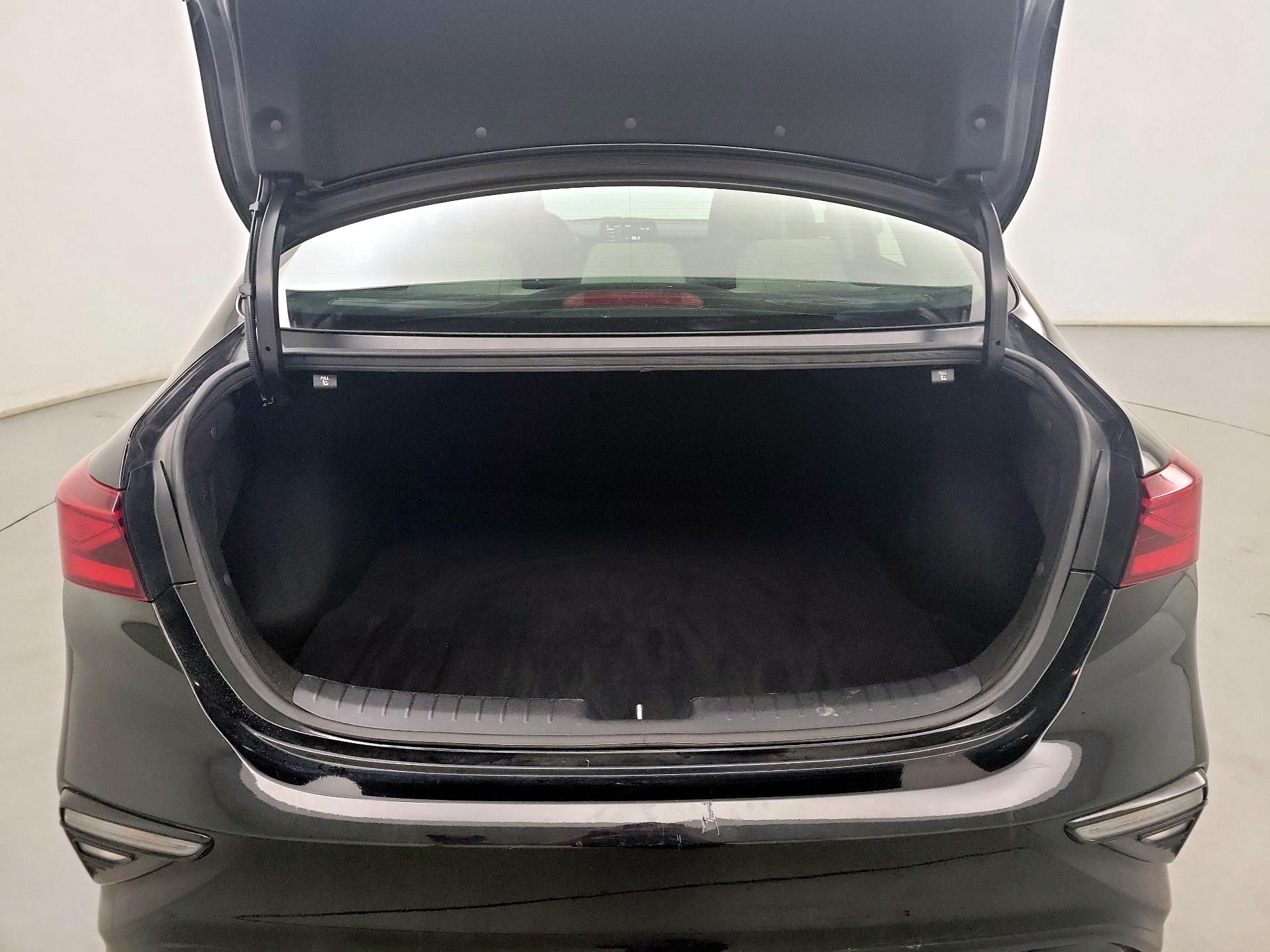 Thumbnail: 2021 Kia Forte - 20