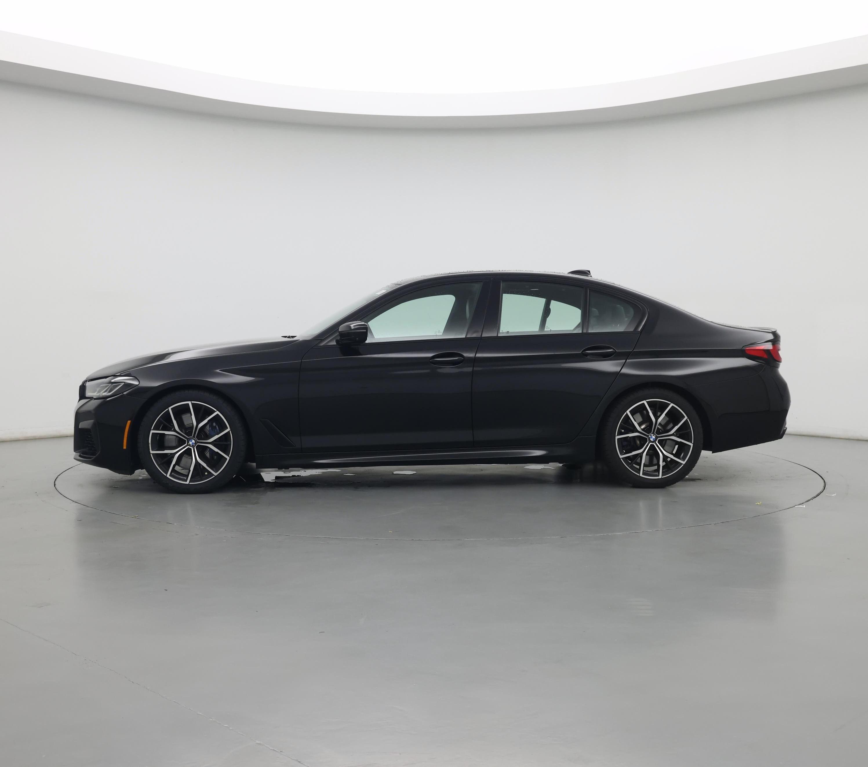 Thumbnail: 2021 BMW 5 Series - 3