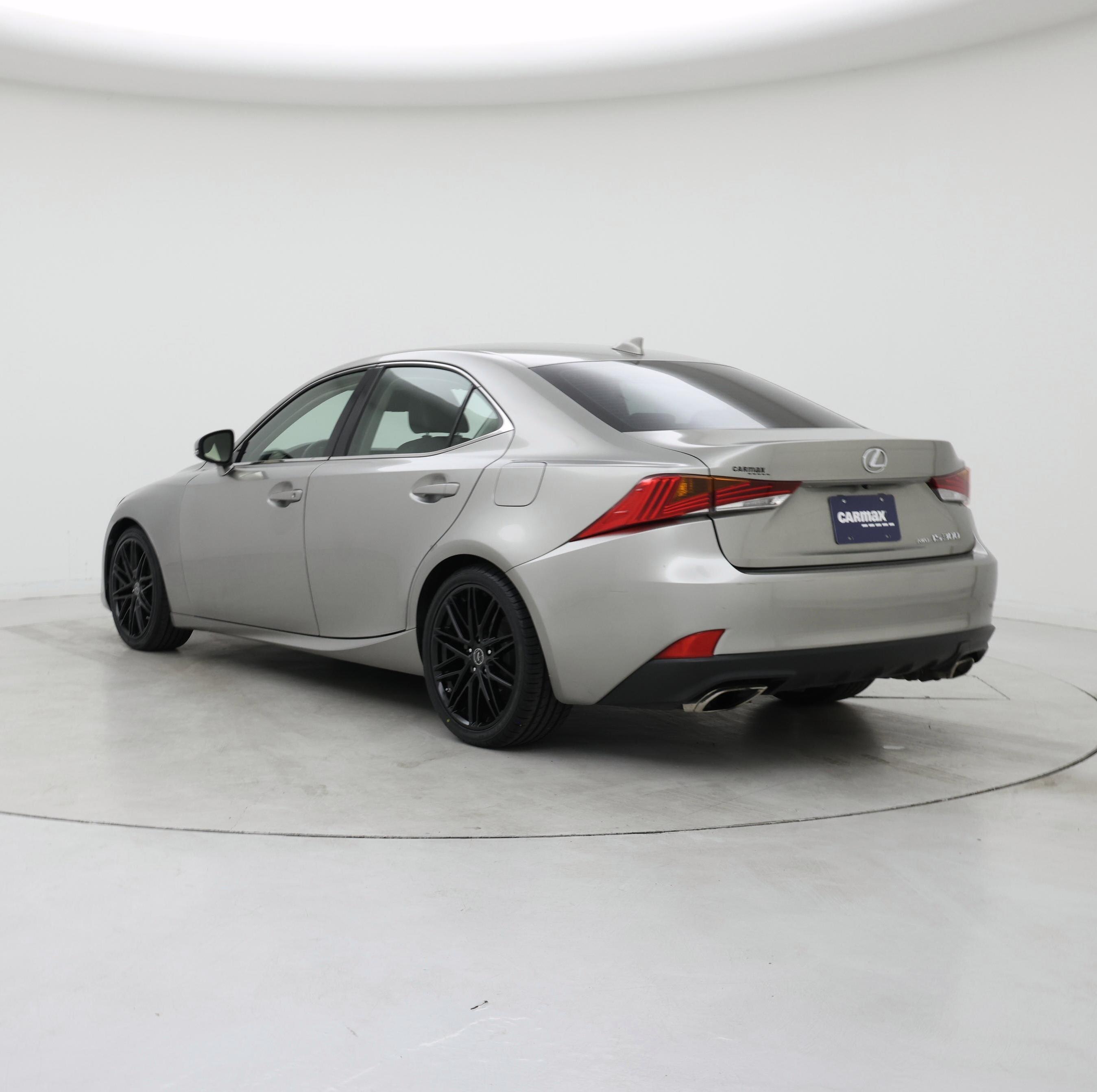 Thumbnail: 2018 Lexus IS - 2