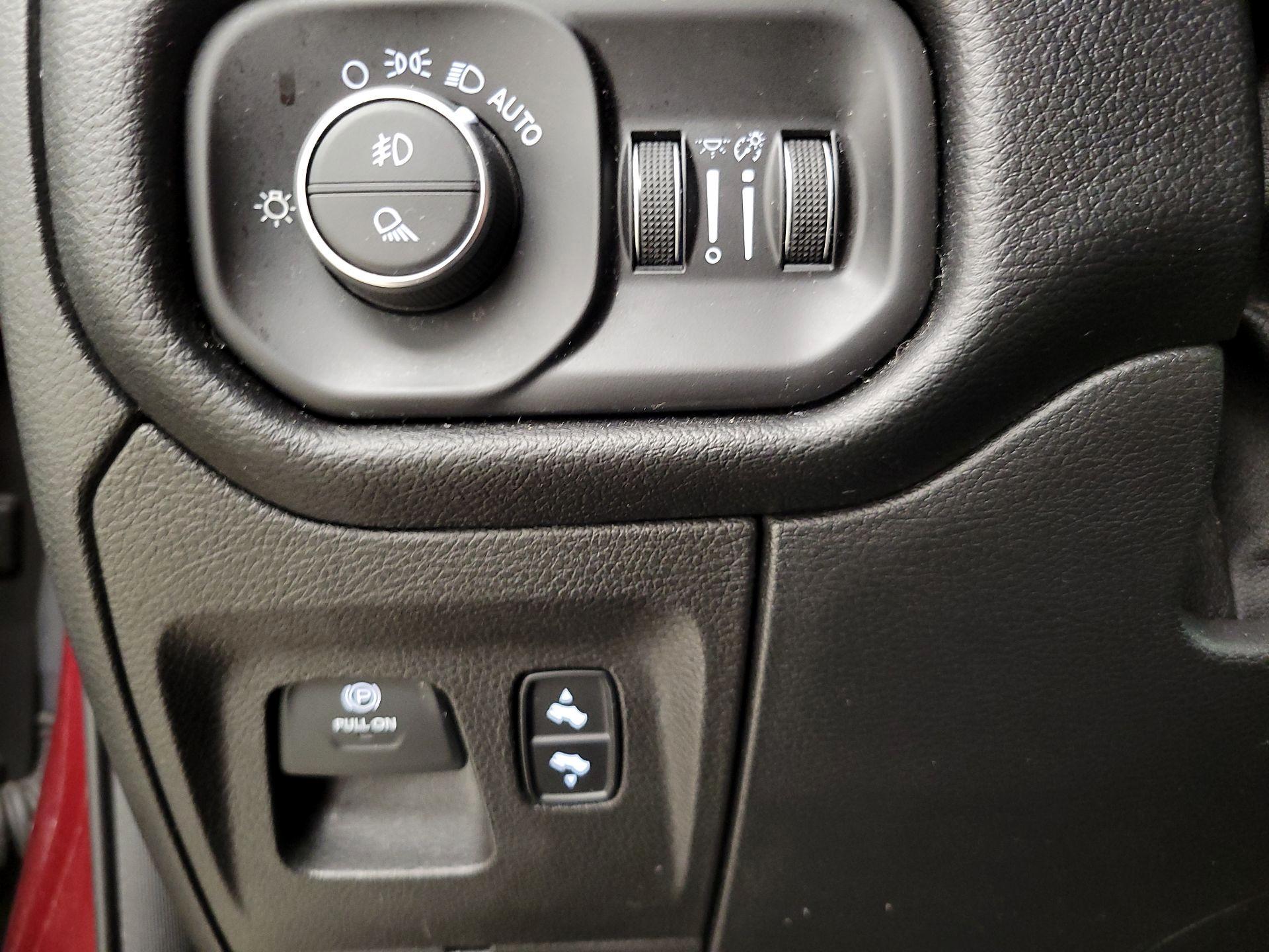 Thumbnail: 2019 RAM 1500 - 13