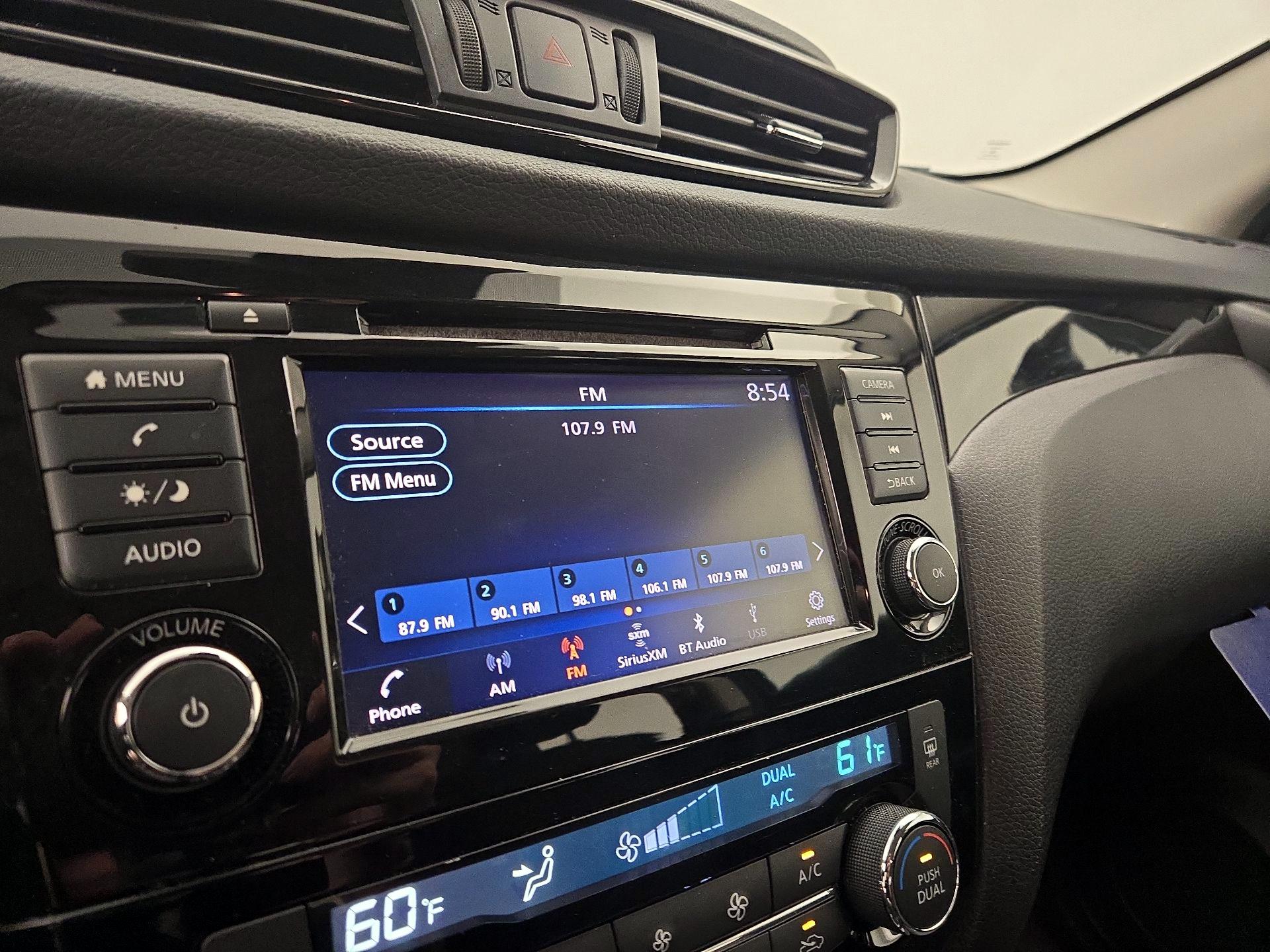 Thumbnail: 2020 Nissan Rogue Sport - 15
