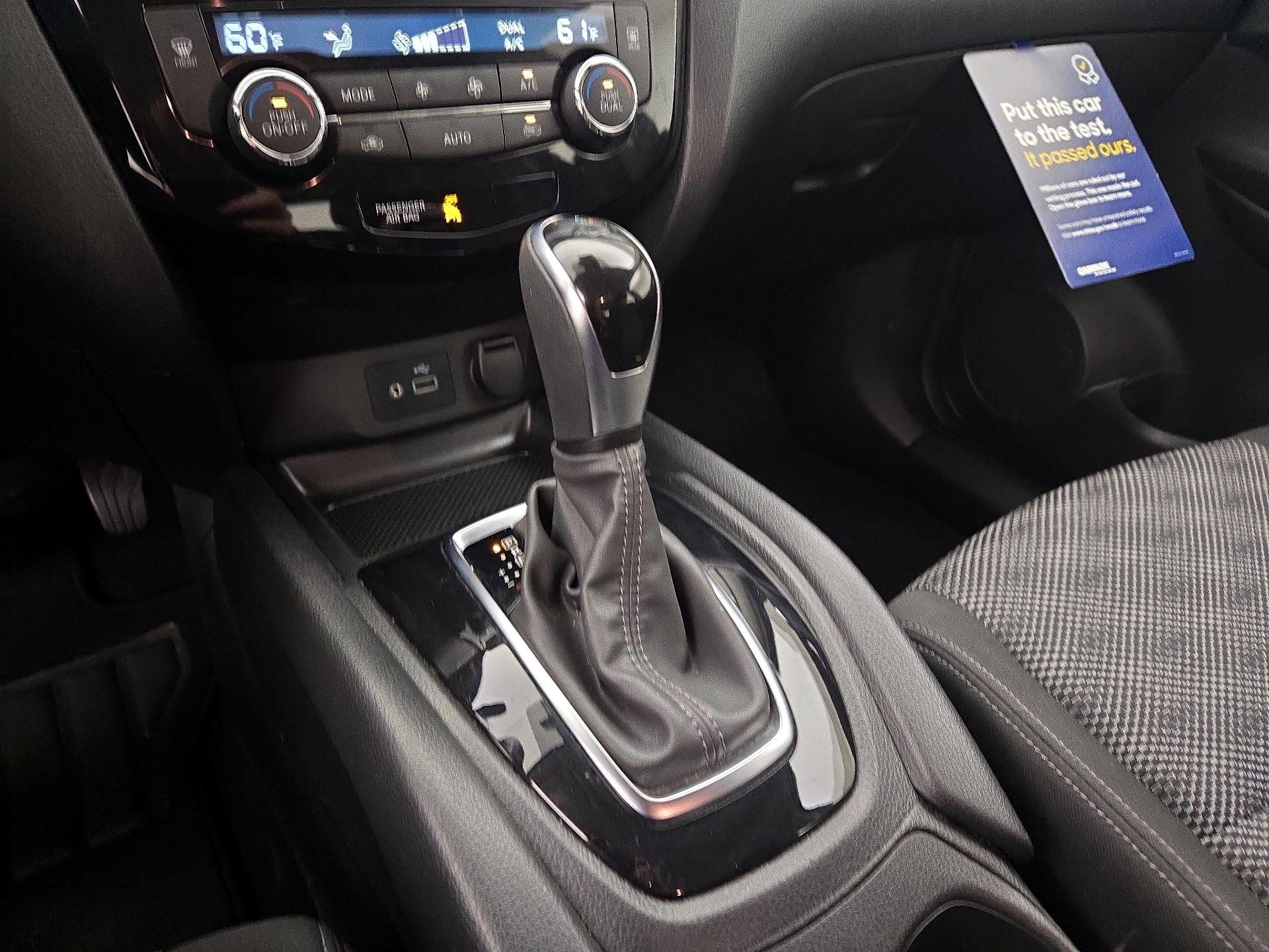 Thumbnail: 2020 Nissan Rogue Sport - 17