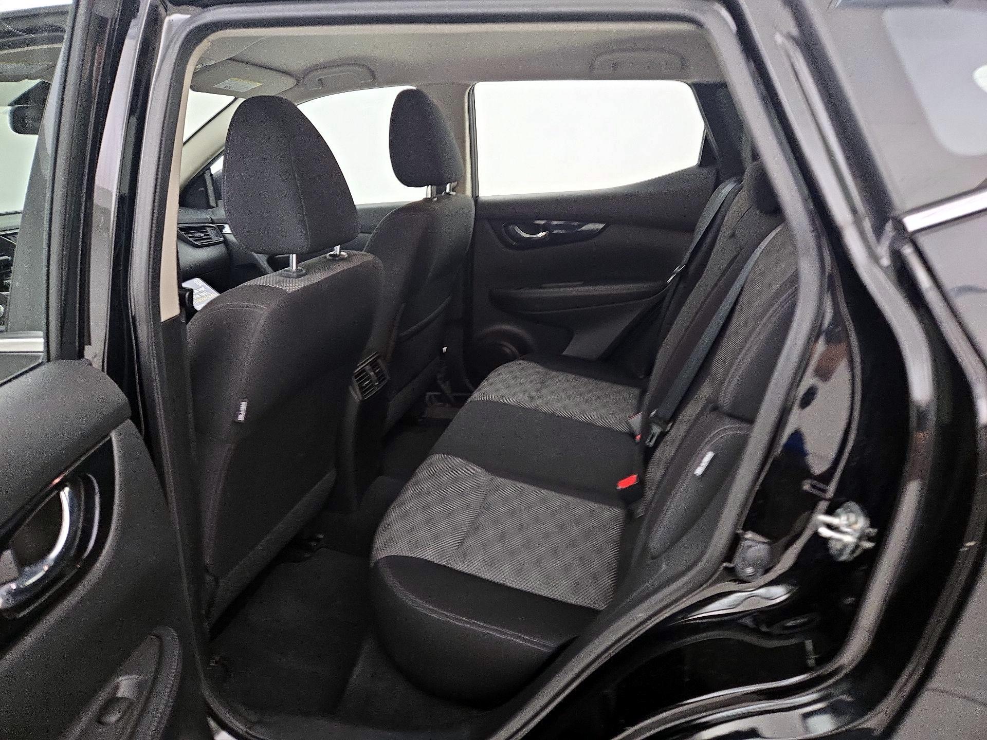 Thumbnail: 2020 Nissan Rogue Sport - 19