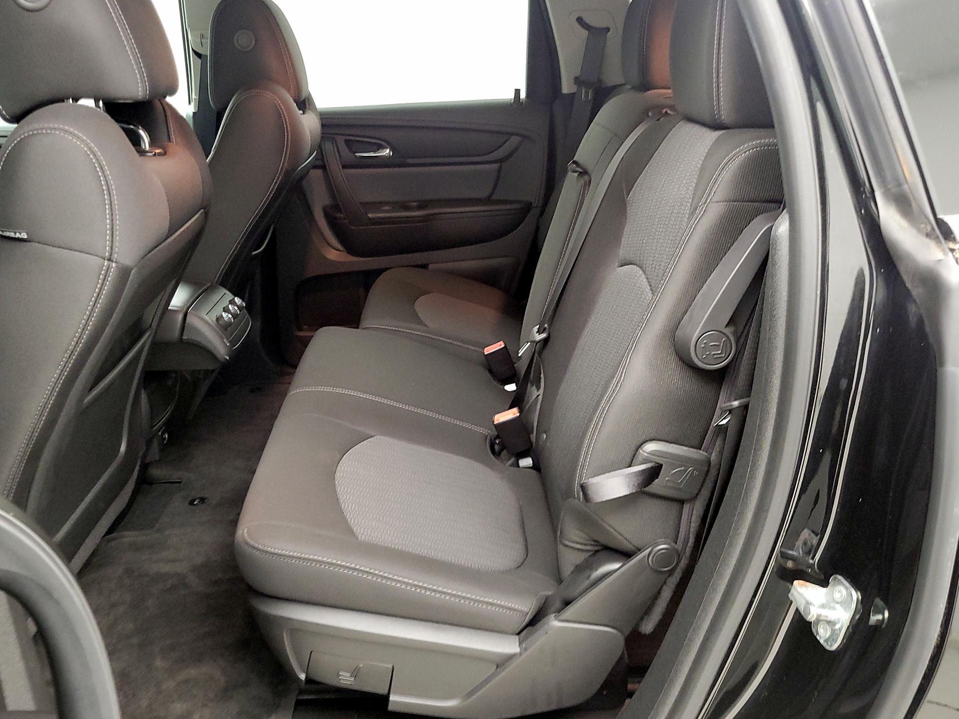 Thumbnail: 2017 Chevrolet Traverse - 19