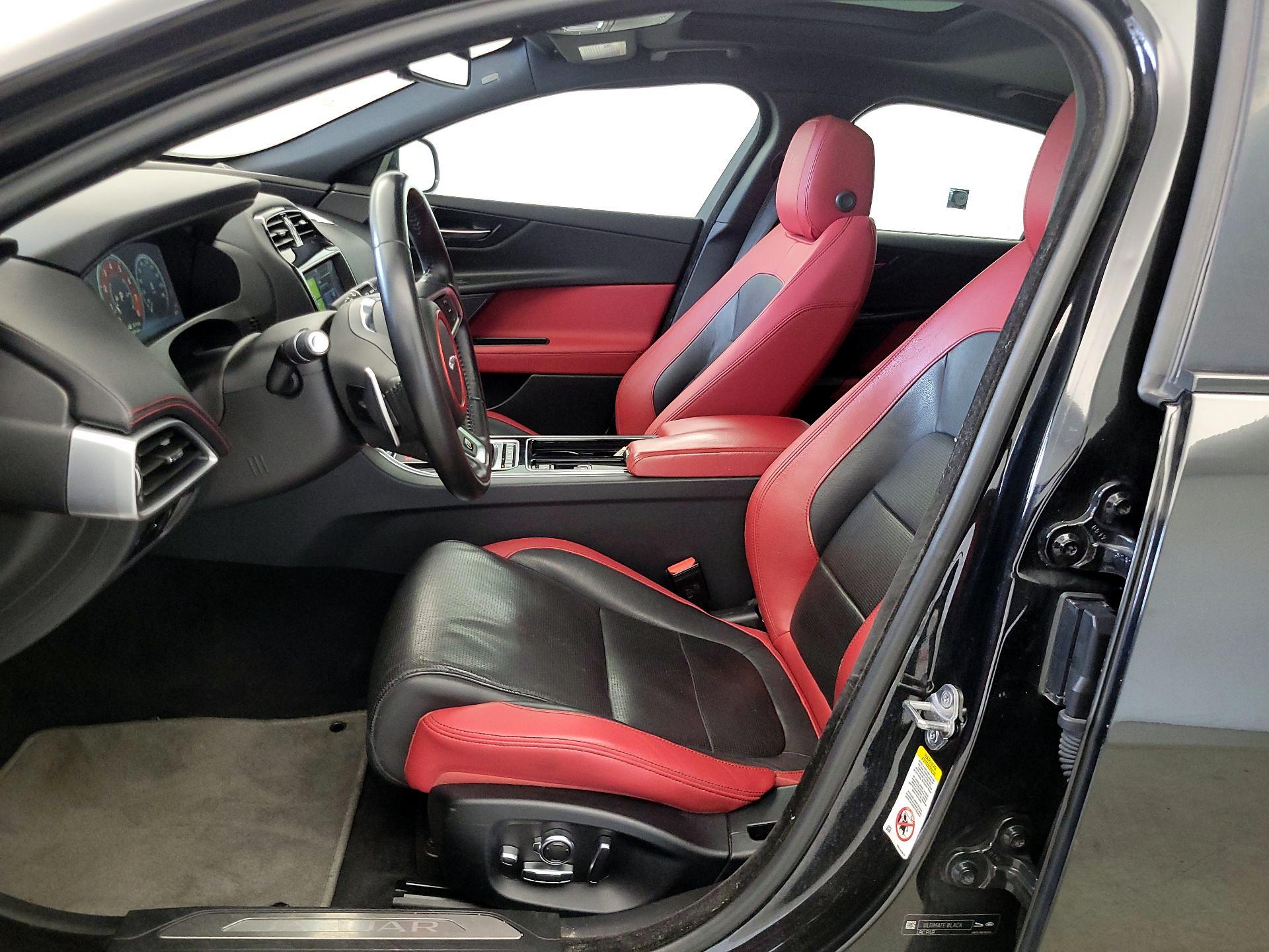 Thumbnail: 2018 Jaguar XE - 11