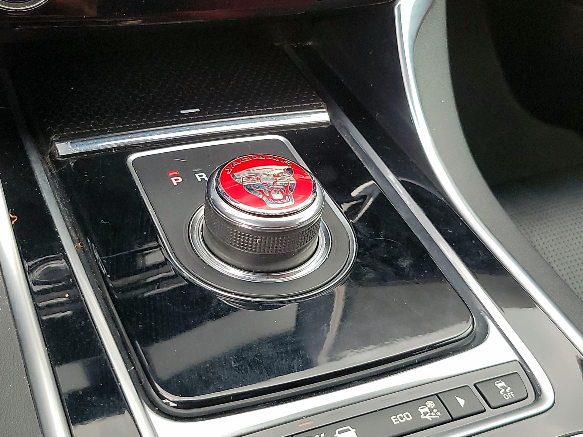Thumbnail: 2018 Jaguar XE - 18
