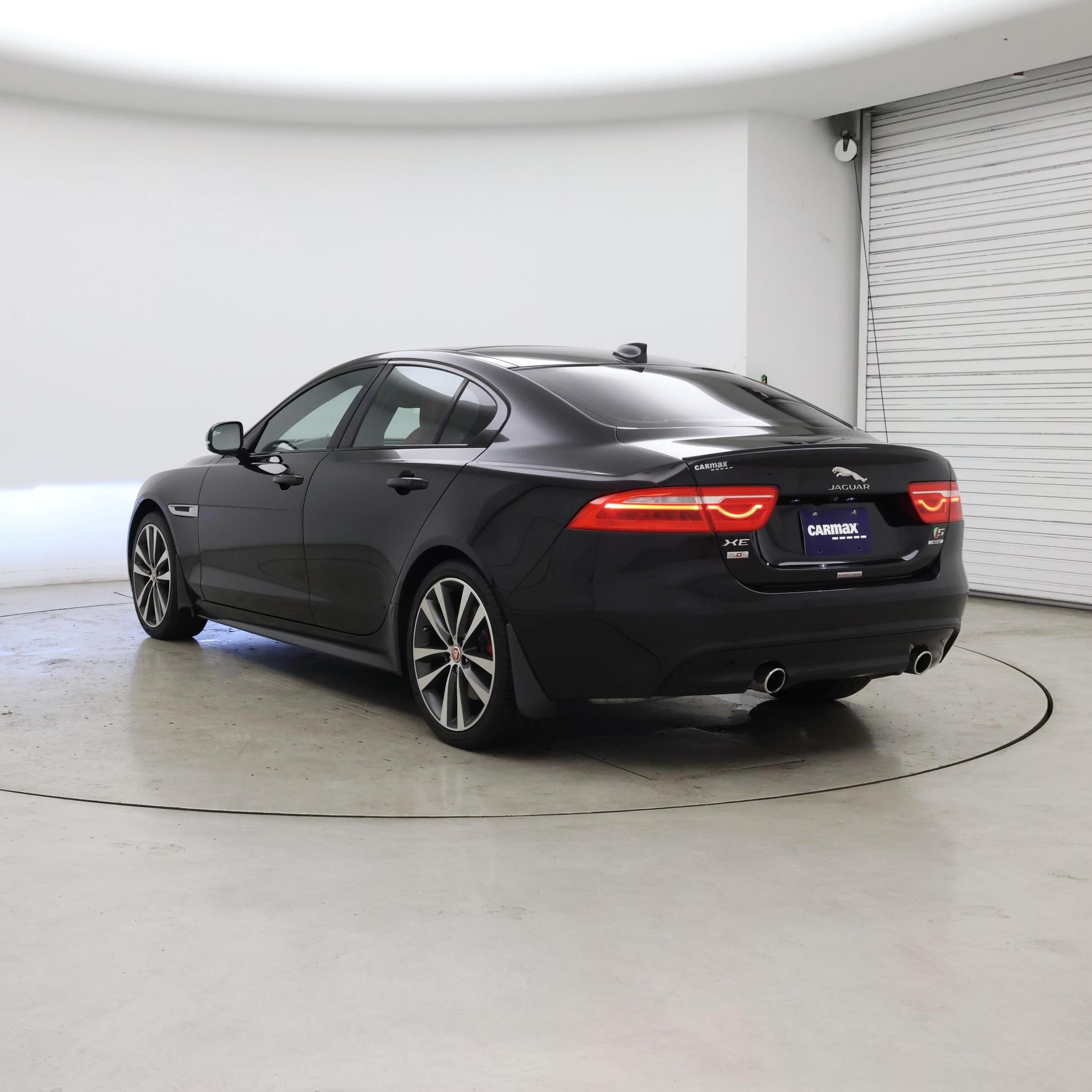 Thumbnail: 2018 Jaguar XE - 2