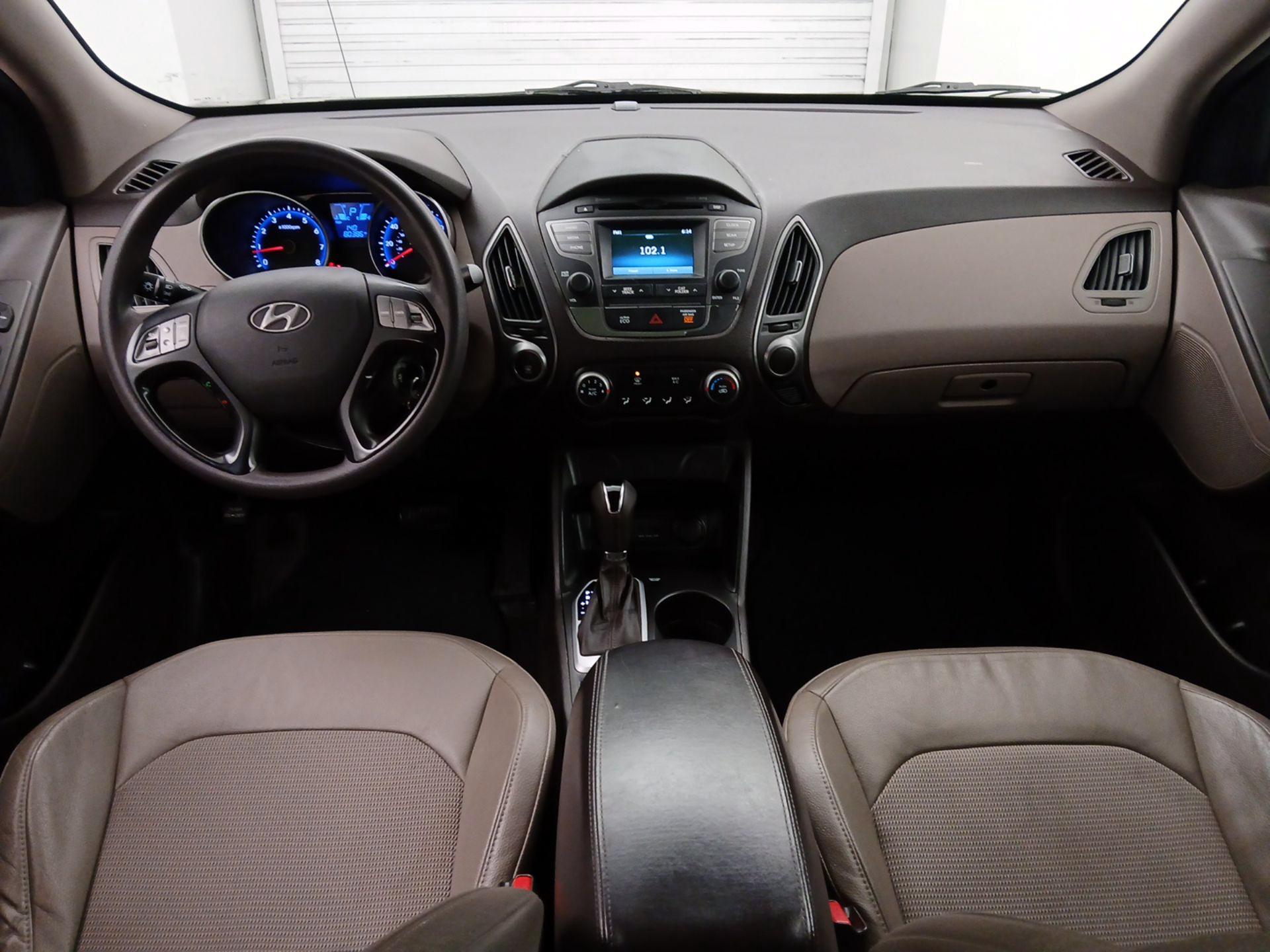 Thumbnail: 2015 Hyundai Tucson - 9
