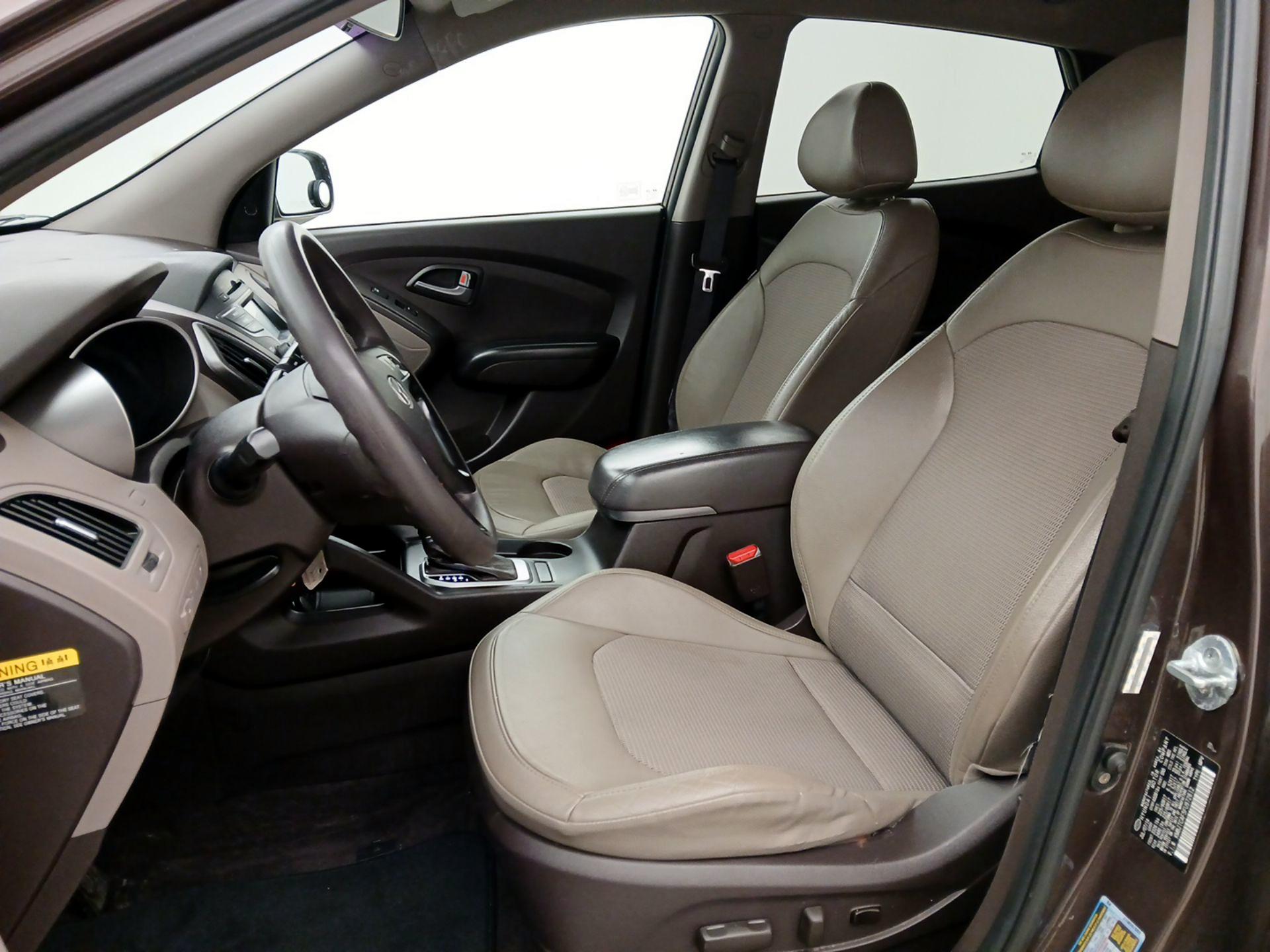 Thumbnail: 2015 Hyundai Tucson - 11