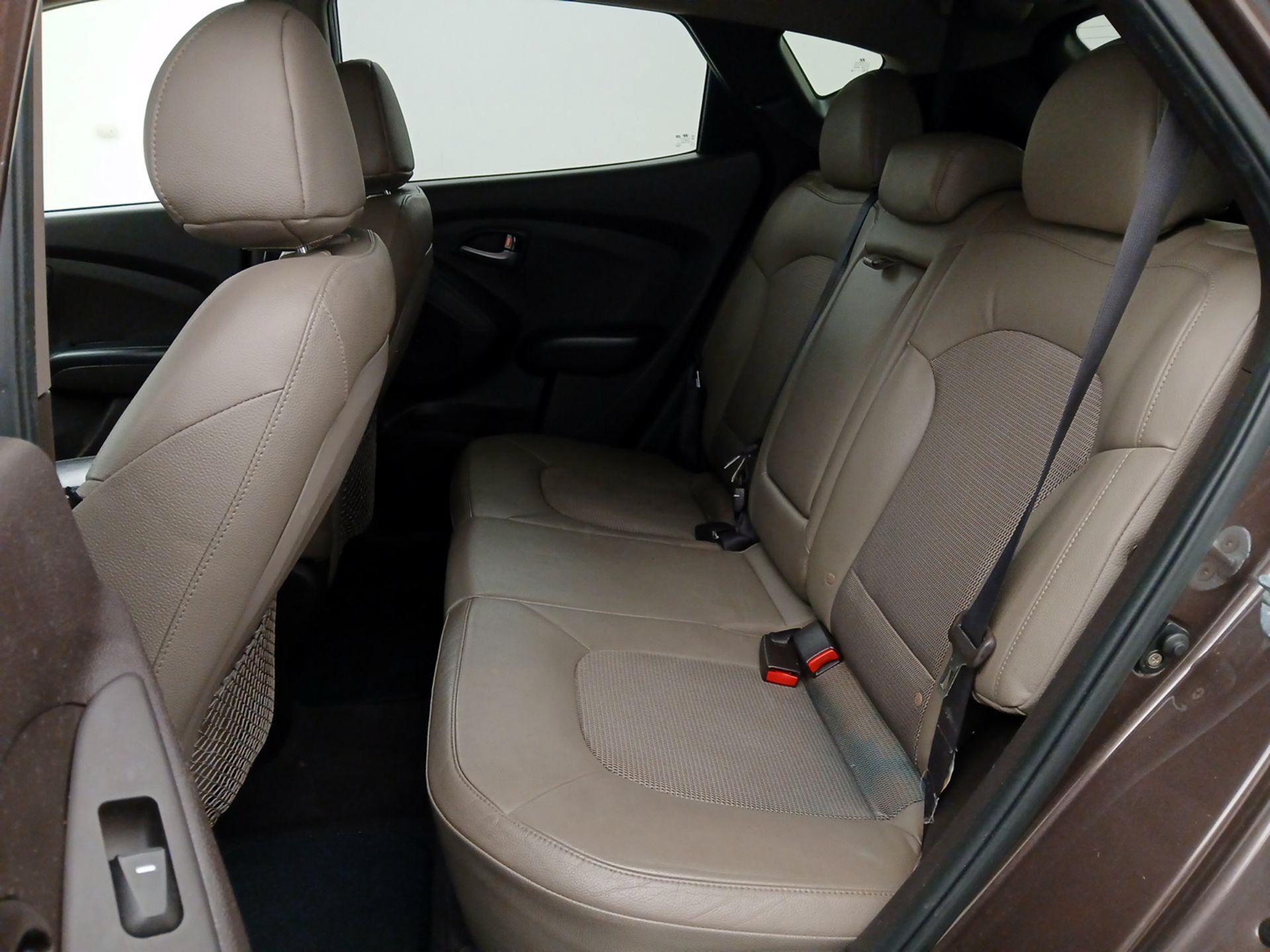 Thumbnail: 2015 Hyundai Tucson - 19