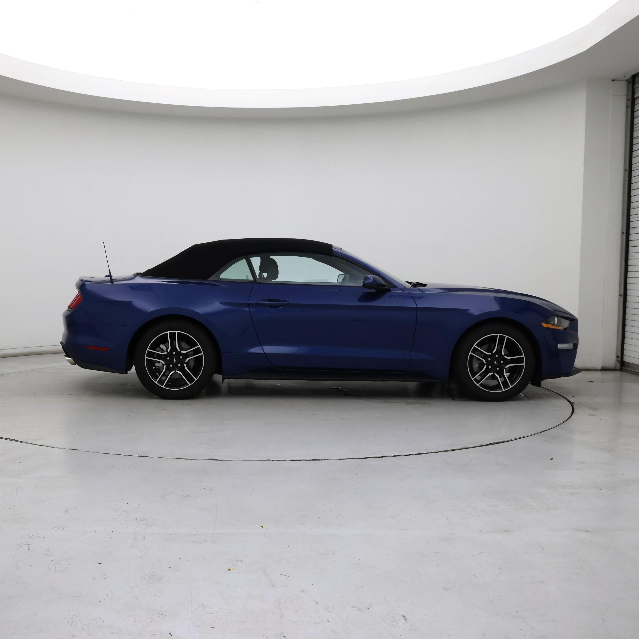 Thumbnail: 2022 Ford Mustang - 7