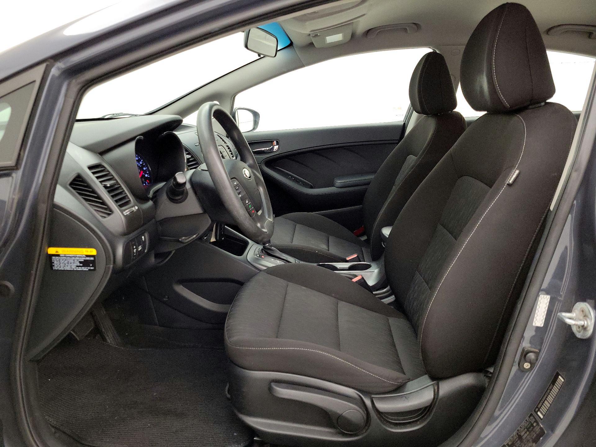 Thumbnail: 2016 Kia Forte - 11