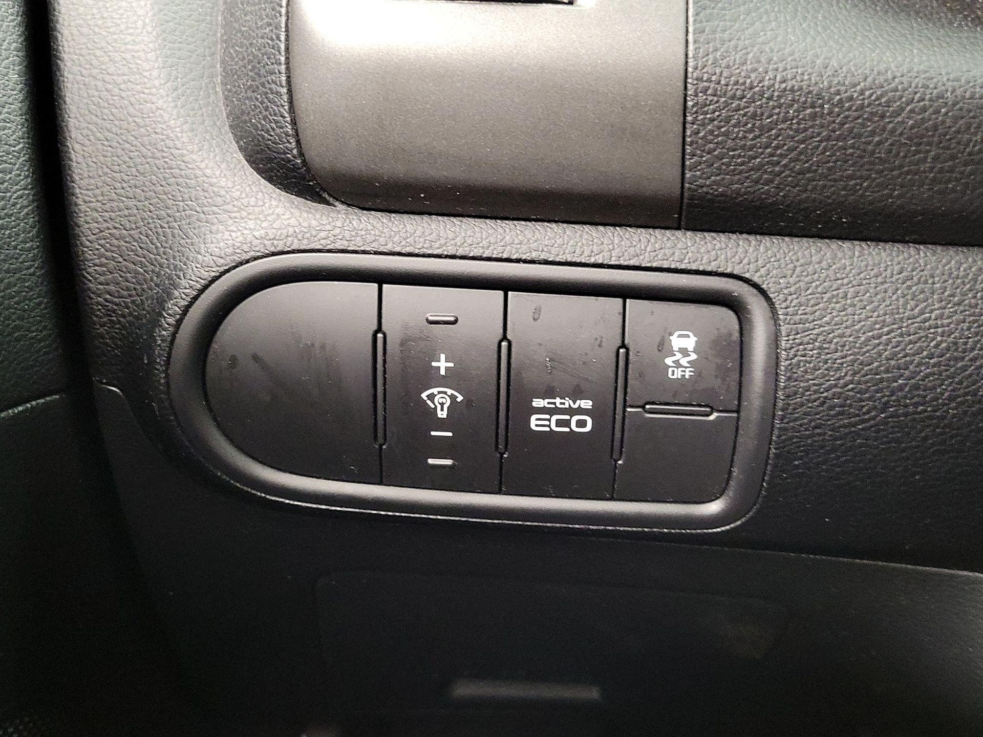 Thumbnail: 2016 Kia Forte - 13
