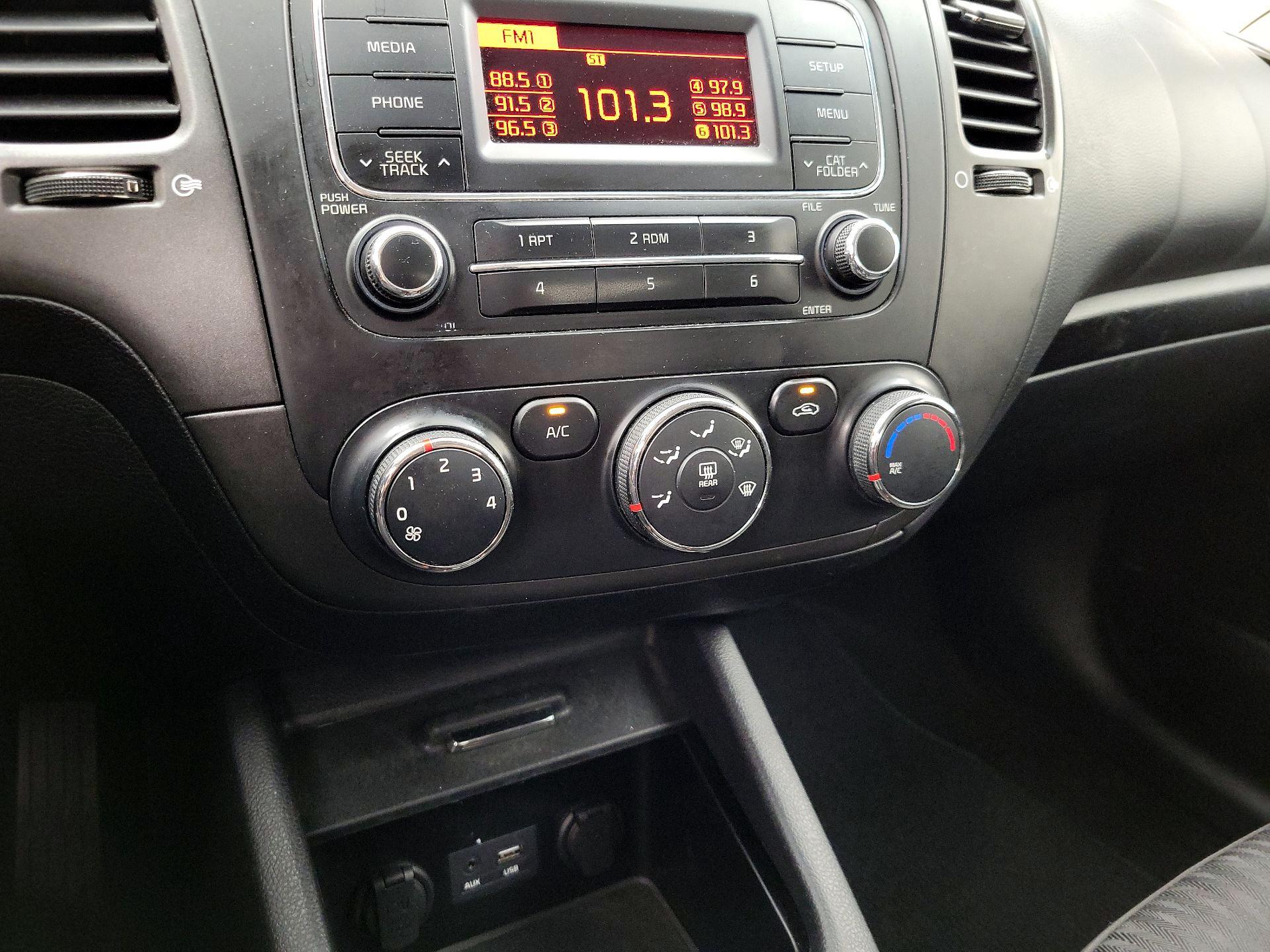 Thumbnail: 2016 Kia Forte - 15