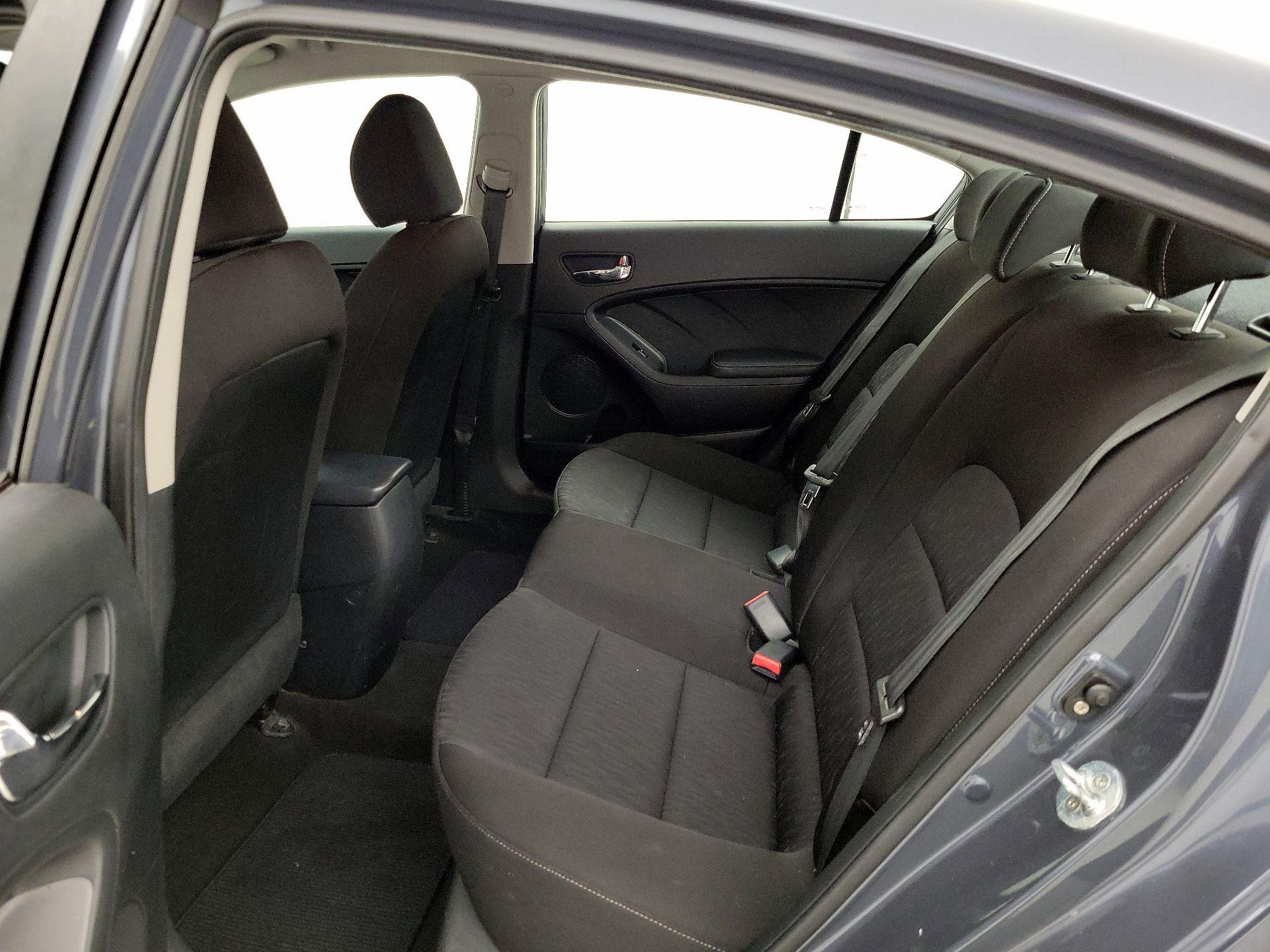 Thumbnail: 2016 Kia Forte - 18