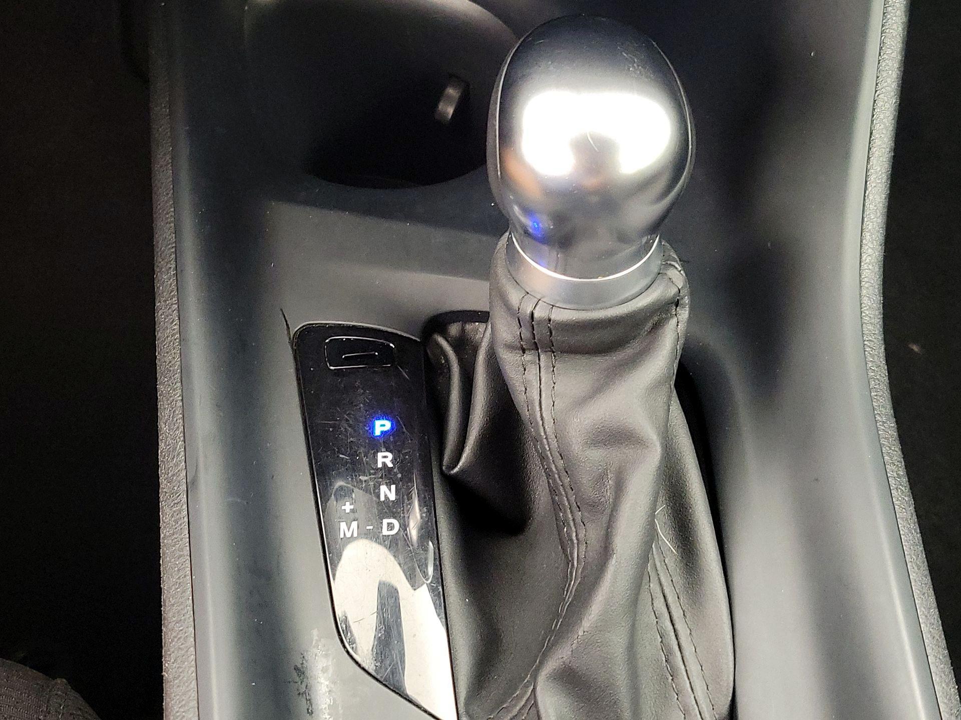 Thumbnail: 2019 Toyota C-HR - 17