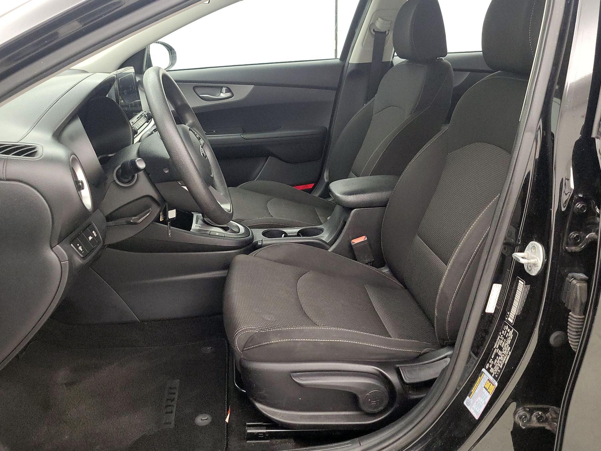 Thumbnail: 2020 Kia Forte - 11