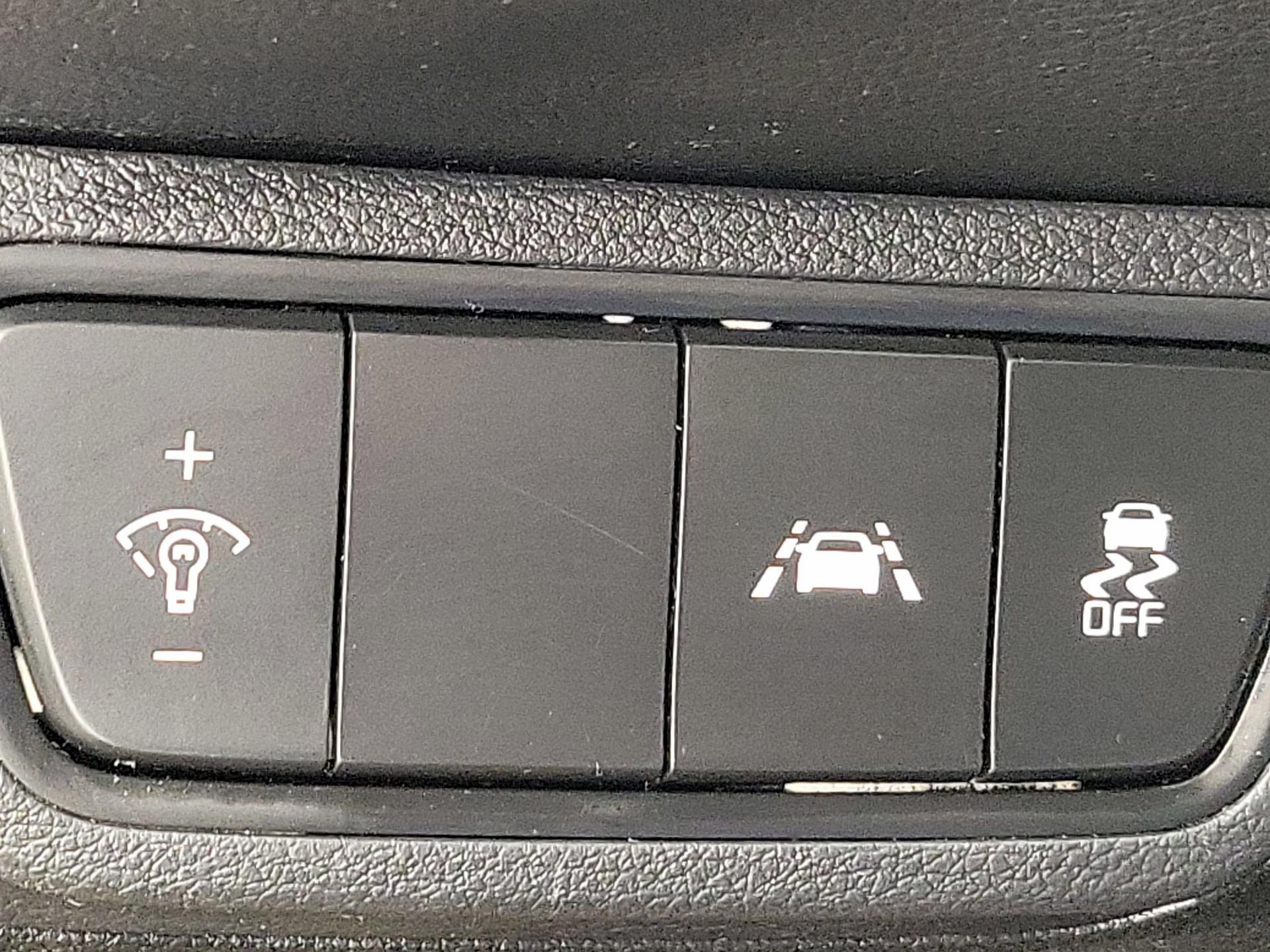 Thumbnail: 2020 Kia Forte - 13