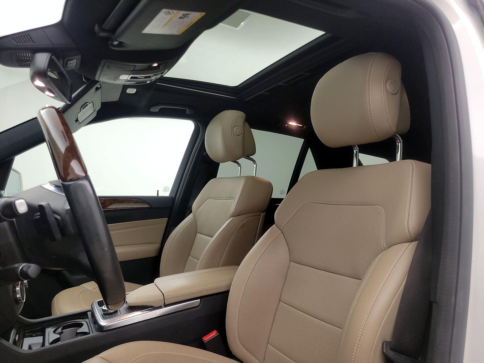 Thumbnail: 2015 Mercedes-Benz M-Class - 19