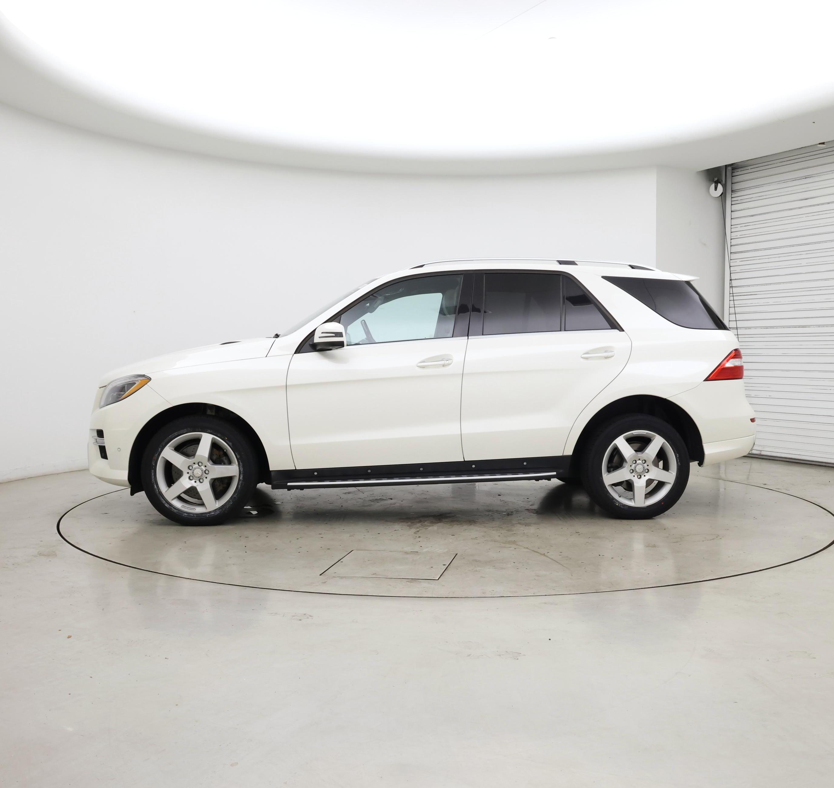 Thumbnail: 2015 Mercedes-Benz M-Class - 3