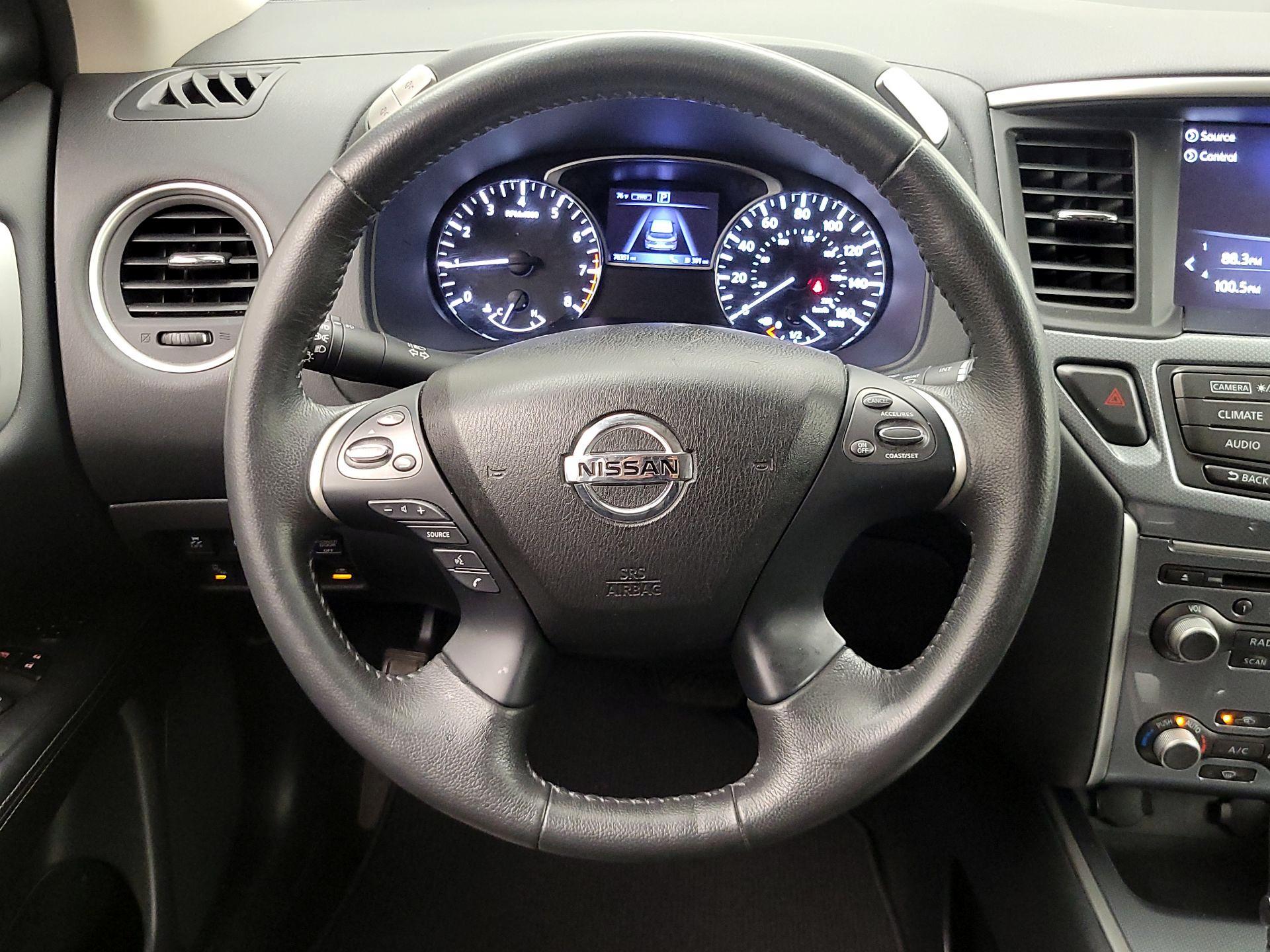 Thumbnail: 2017 Nissan Pathfinder - 10