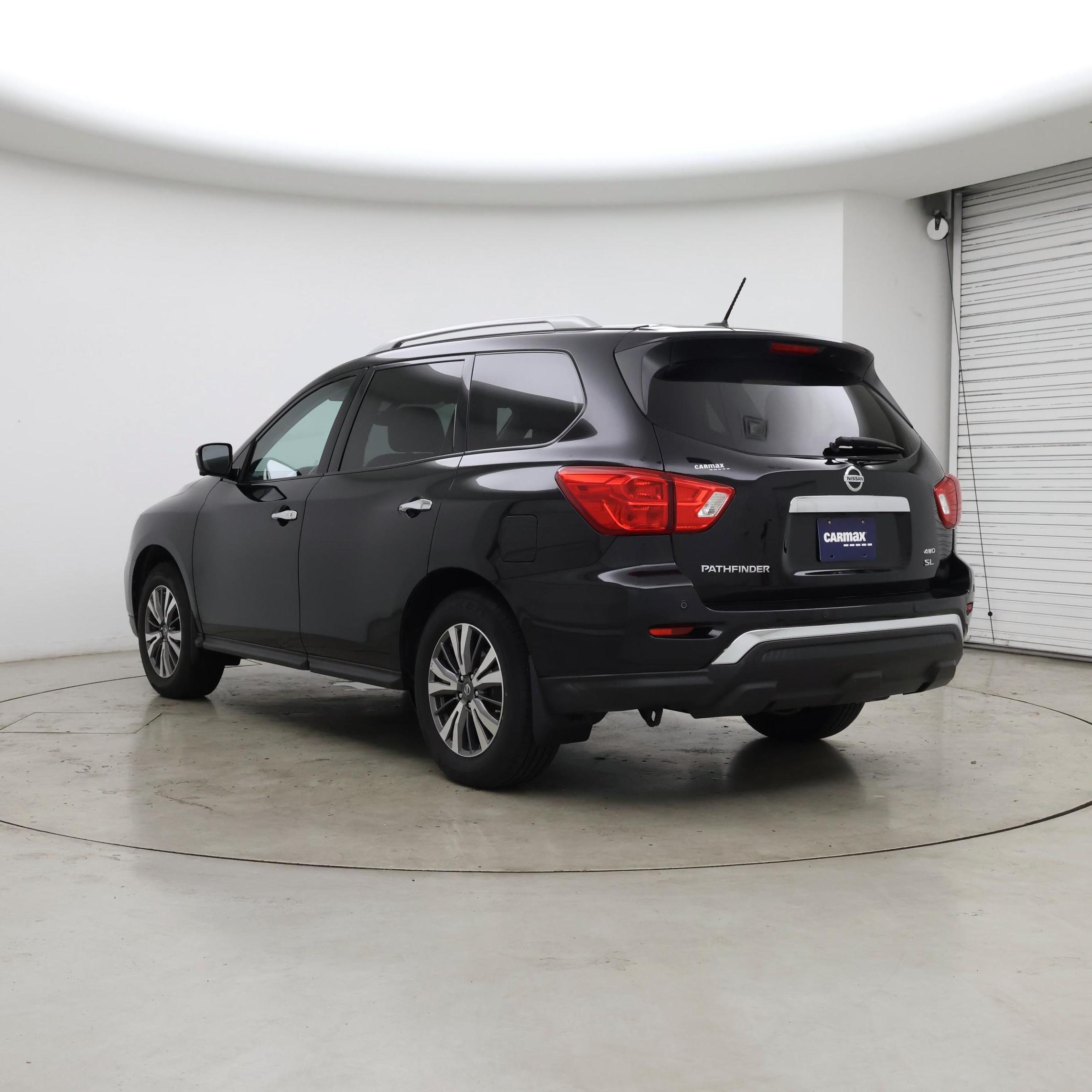 Thumbnail: 2017 Nissan Pathfinder - 2
