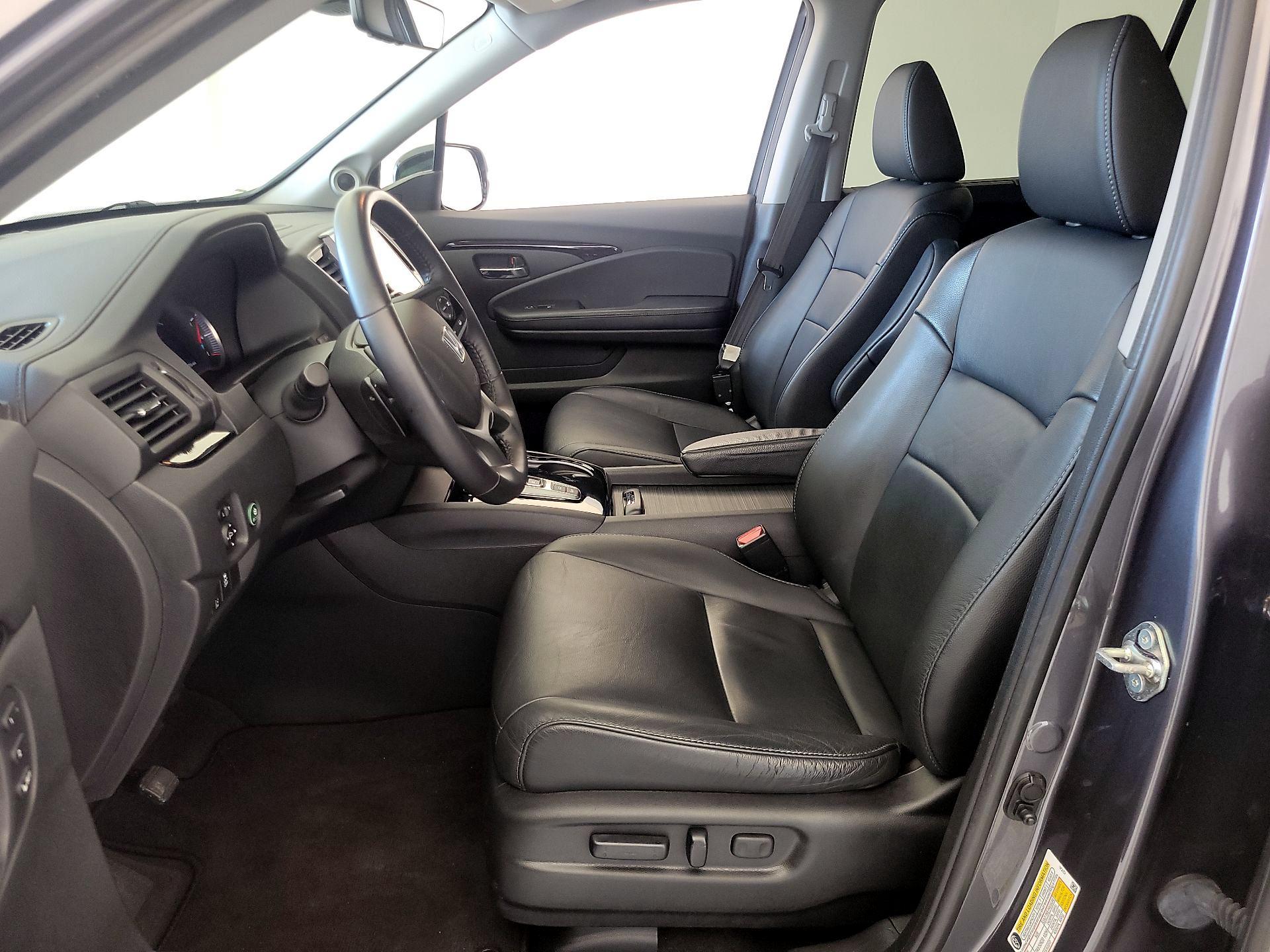Thumbnail: 2019 Honda Pilot - 11
