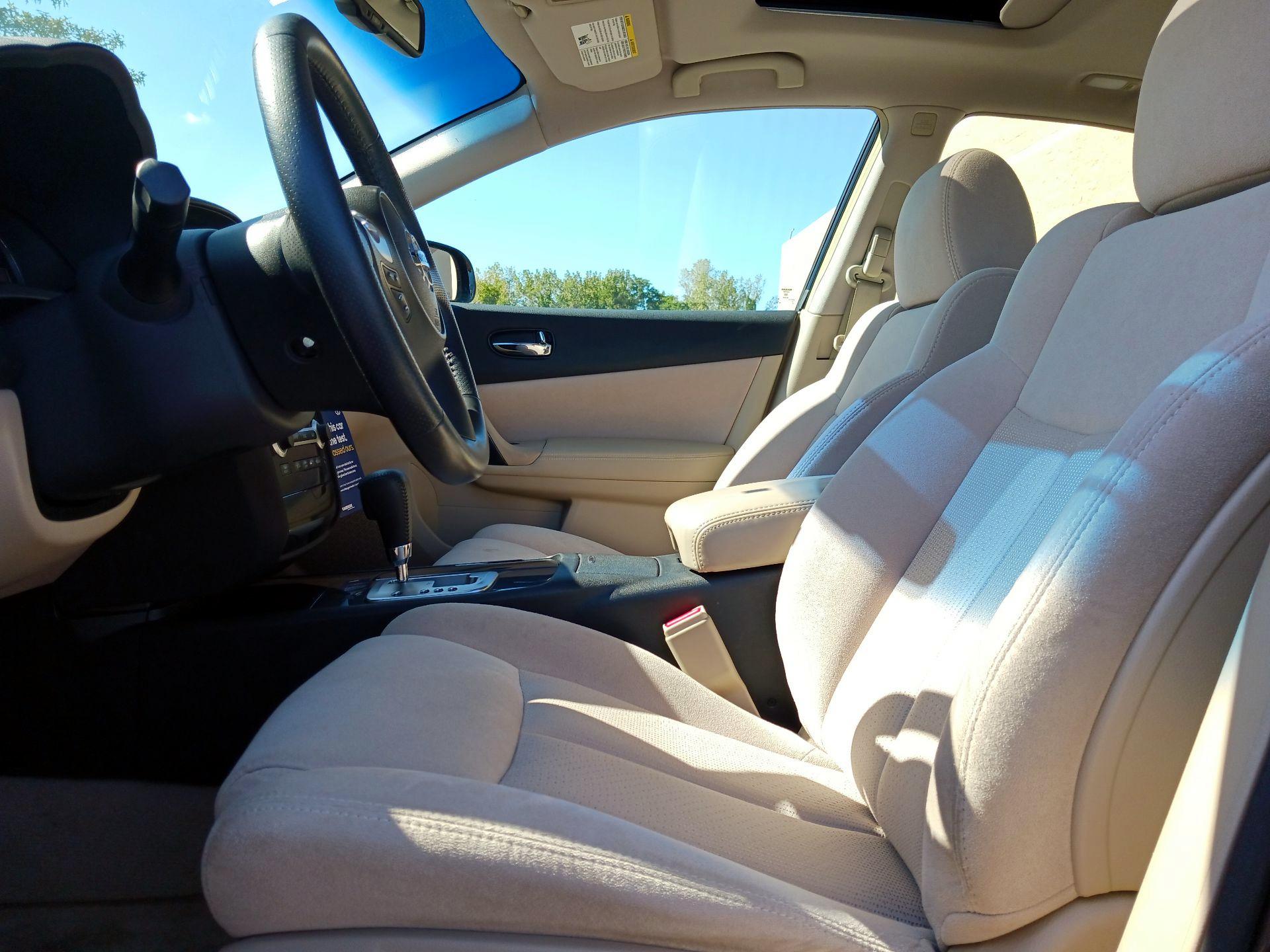 Thumbnail: 2014 Nissan Maxima - 9