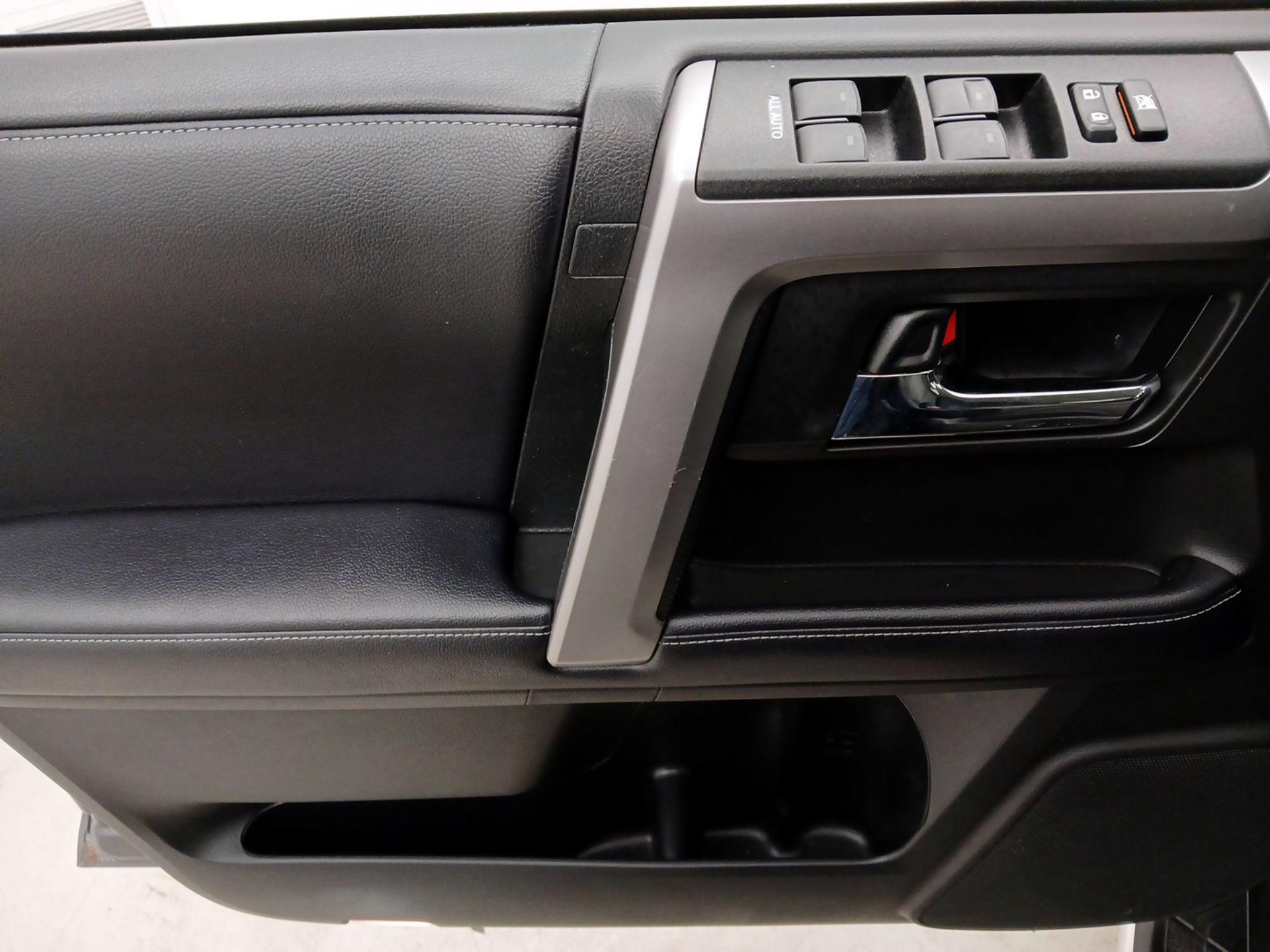 Thumbnail: 2020 Toyota 4Runner - 12