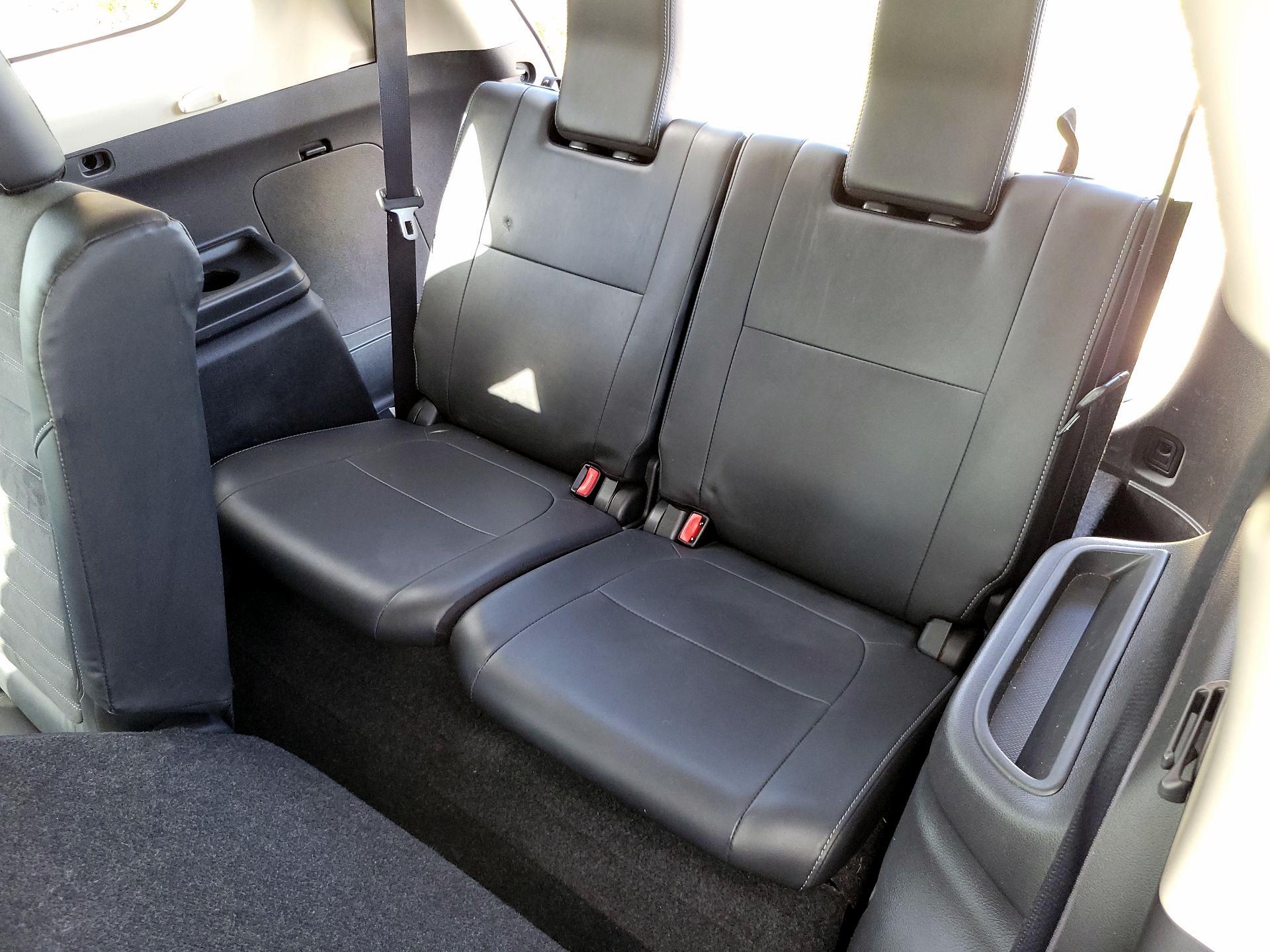 Thumbnail: 2020 Mitsubishi Outlander - 18