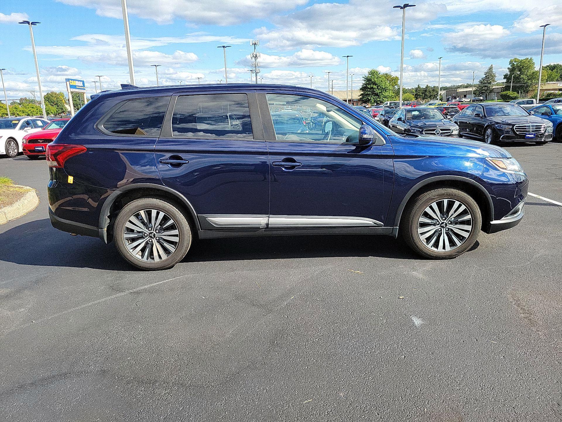 Thumbnail: 2020 Mitsubishi Outlander - 4