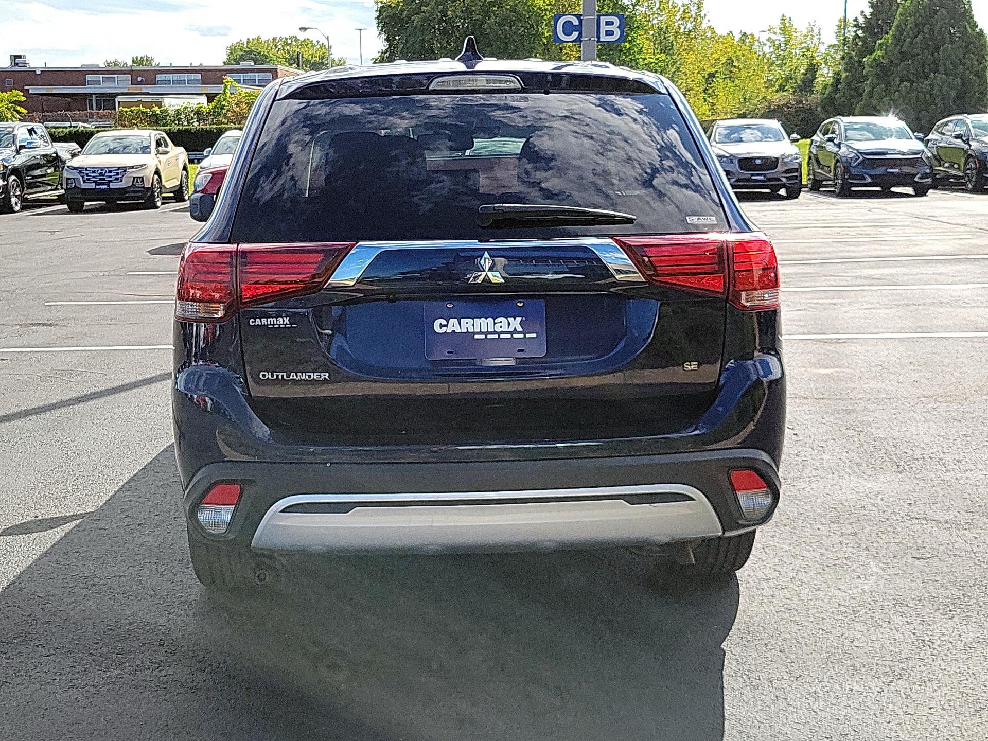 Thumbnail: 2020 Mitsubishi Outlander - 6