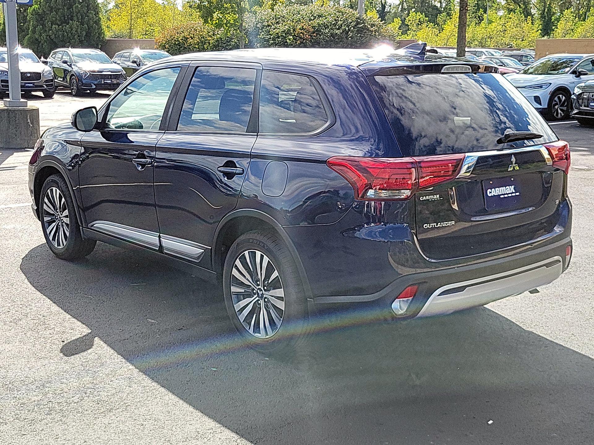 Thumbnail: 2020 Mitsubishi Outlander - 7
