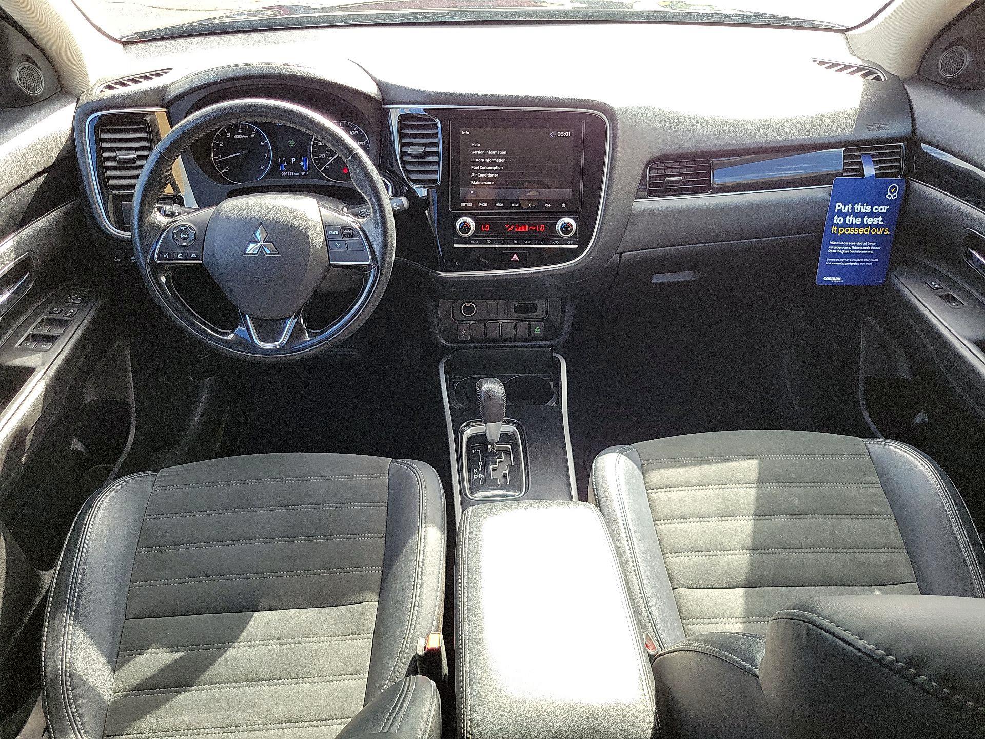 Thumbnail: 2020 Mitsubishi Outlander - 8