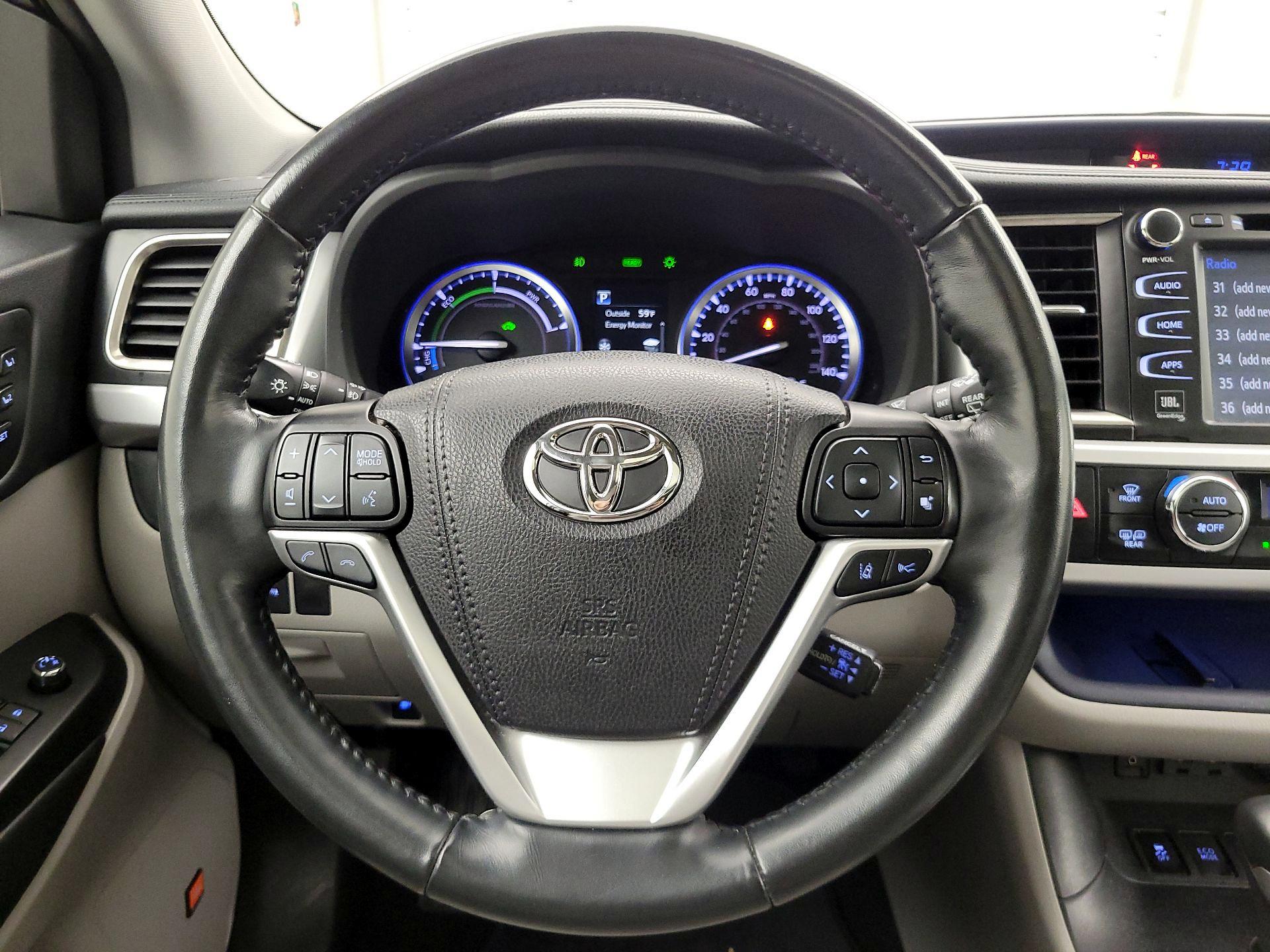 Thumbnail: 2019 Toyota Highlander - 10