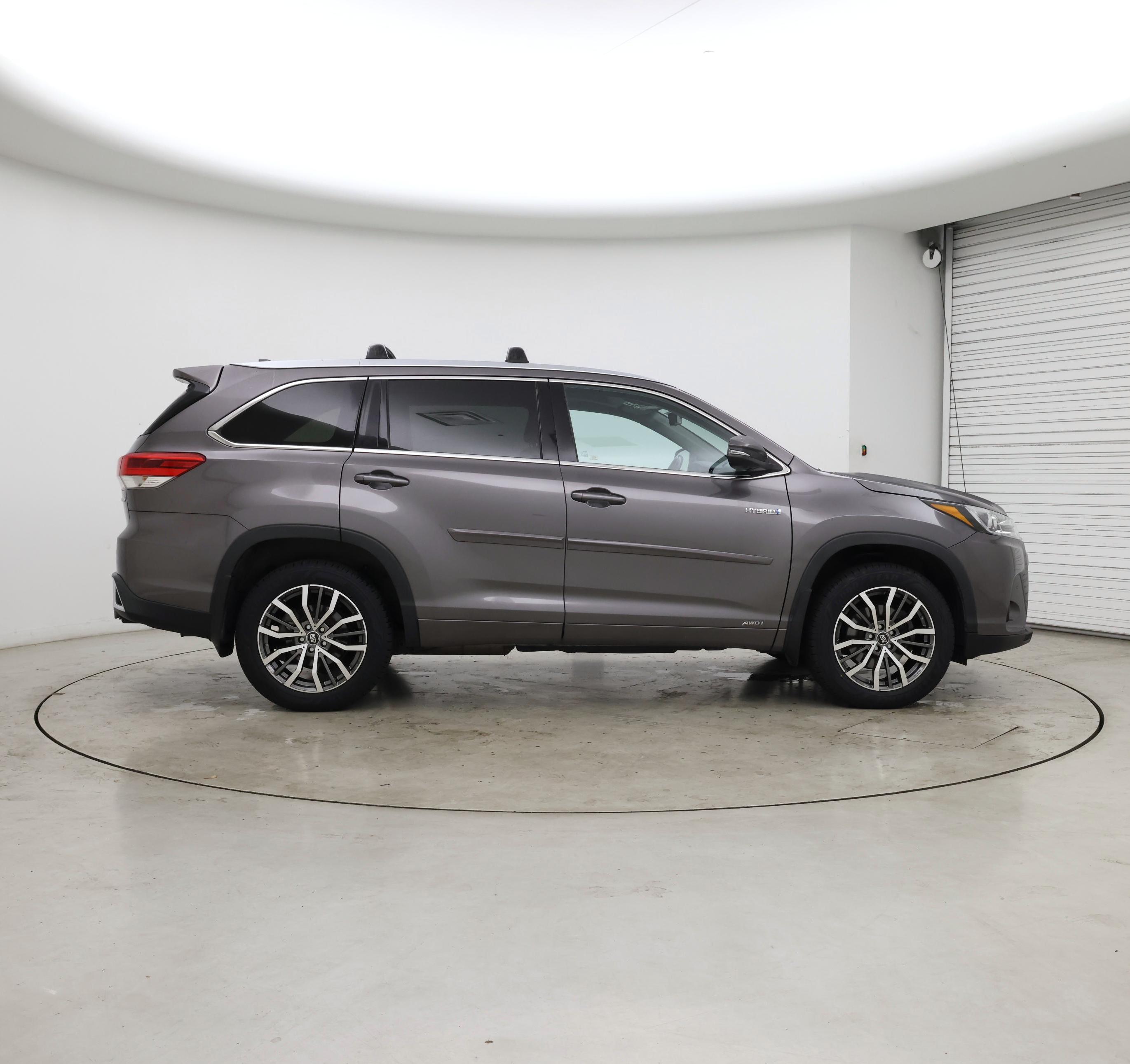Thumbnail: 2019 Toyota Highlander - 7